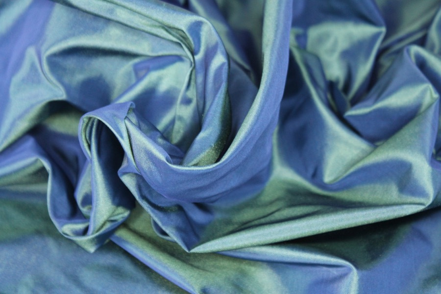 Polyester Taffeta - Blue shot Emerald fabric, image 2 of 7