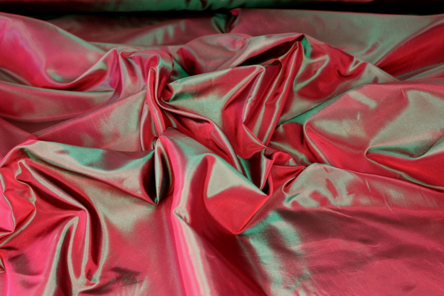 Acetate Taffeta - Red shot Green - 1.3m Piece fabric, image 2 of 7