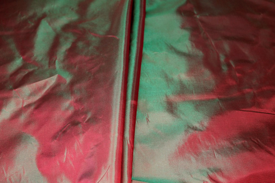 Acetate Taffeta - Red shot Green - 1.3m Piece fabric, image 7 of 7