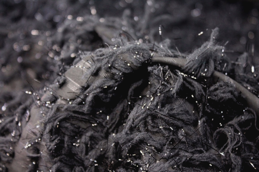 Tufts with Lurex - Black fabric