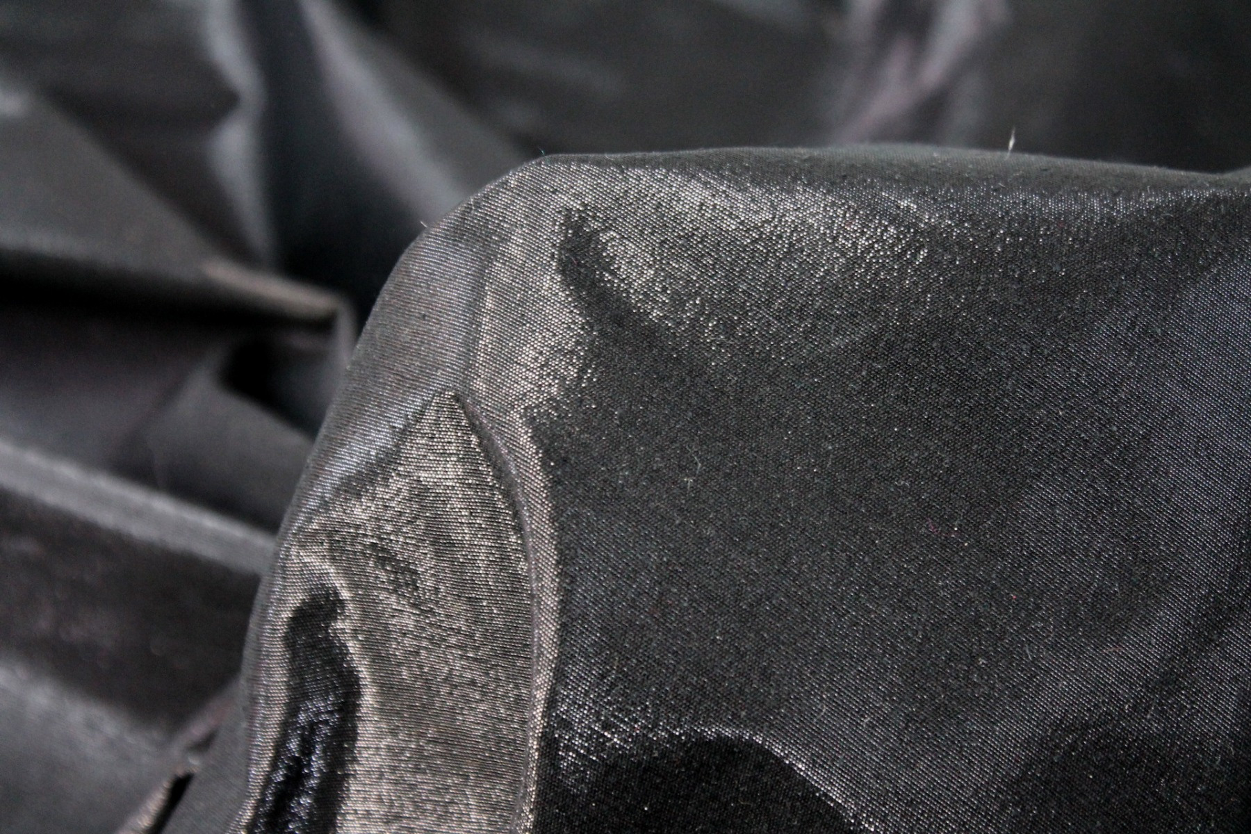 Metallic Silk Noil - Black shot Black fabric, image 5 of 7