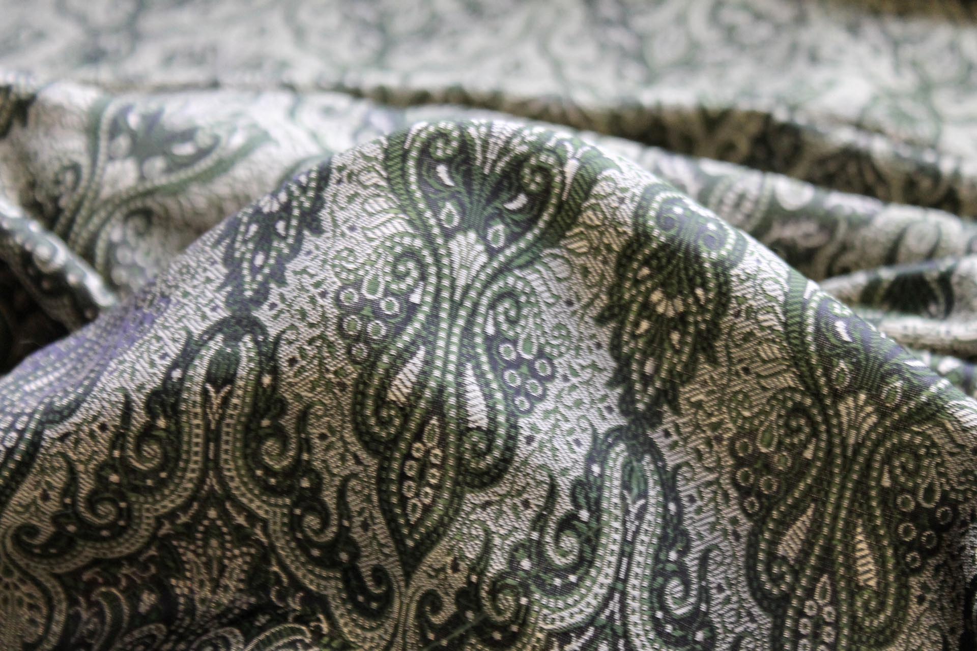 Banaras Brocade - Pale Gold and Green - 0.3m Piece fabric, image 5 of 7