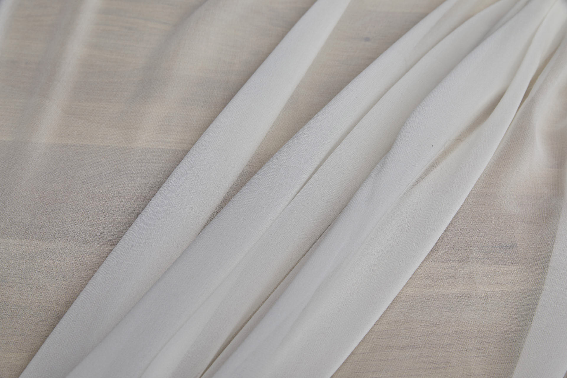 Ivory Silk Georgette - 135-140cm wide fabric, image 2 of 7