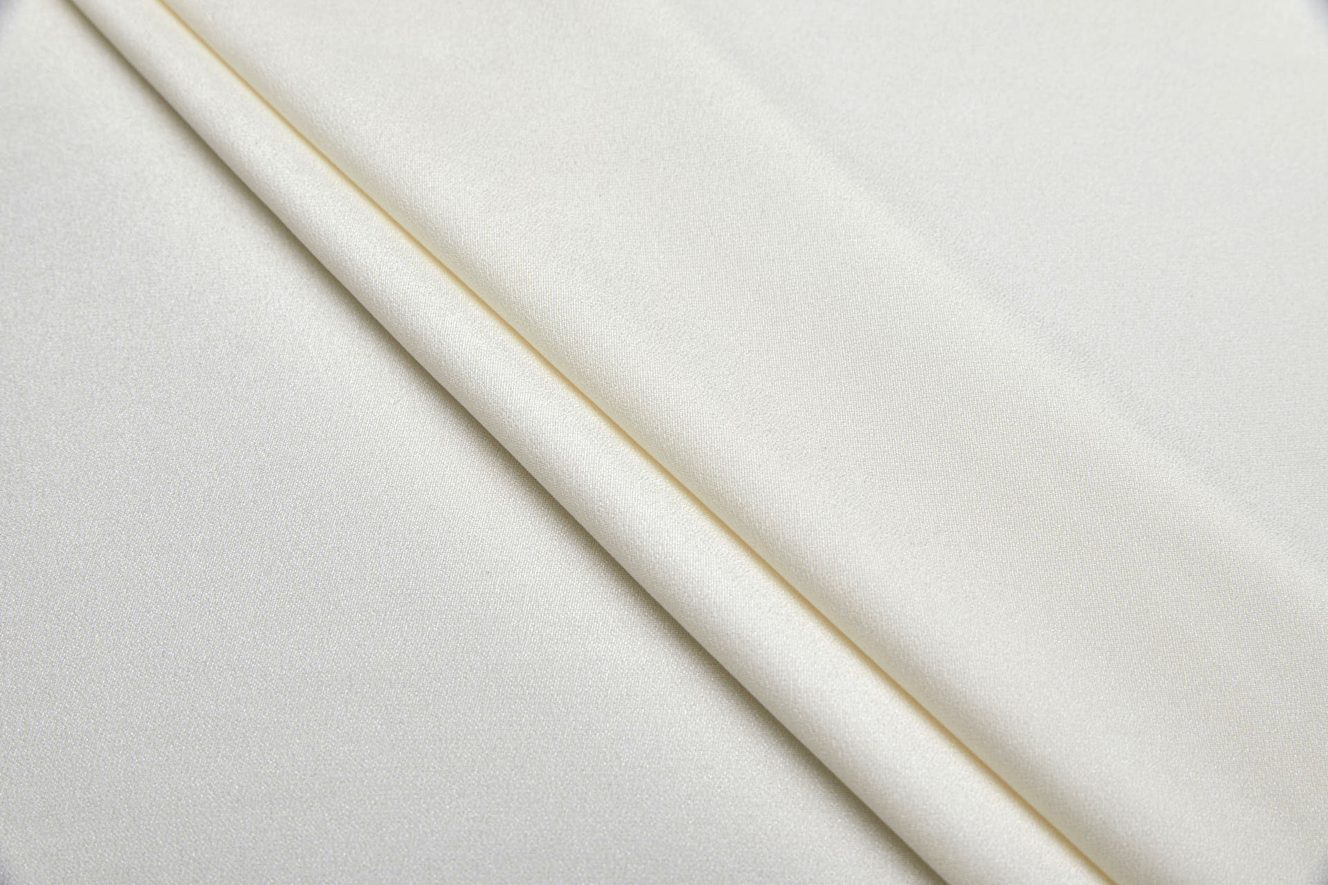 Medium Silk Crepe Grainy Texture - Vintage Ivory fabric, image 3 of 5