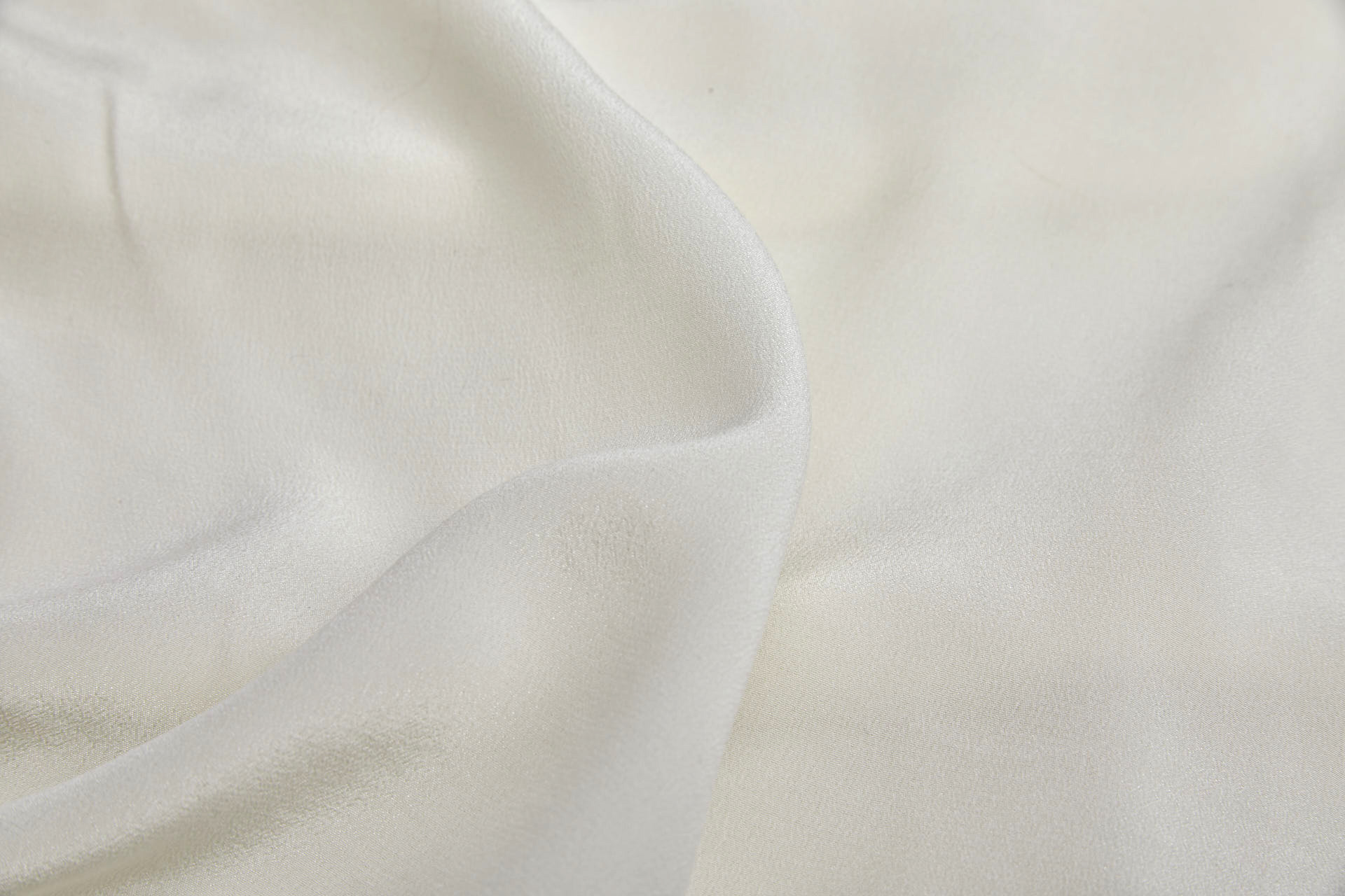 Crepe de Chine - Vintage Ivory fabric, image 3 of 4