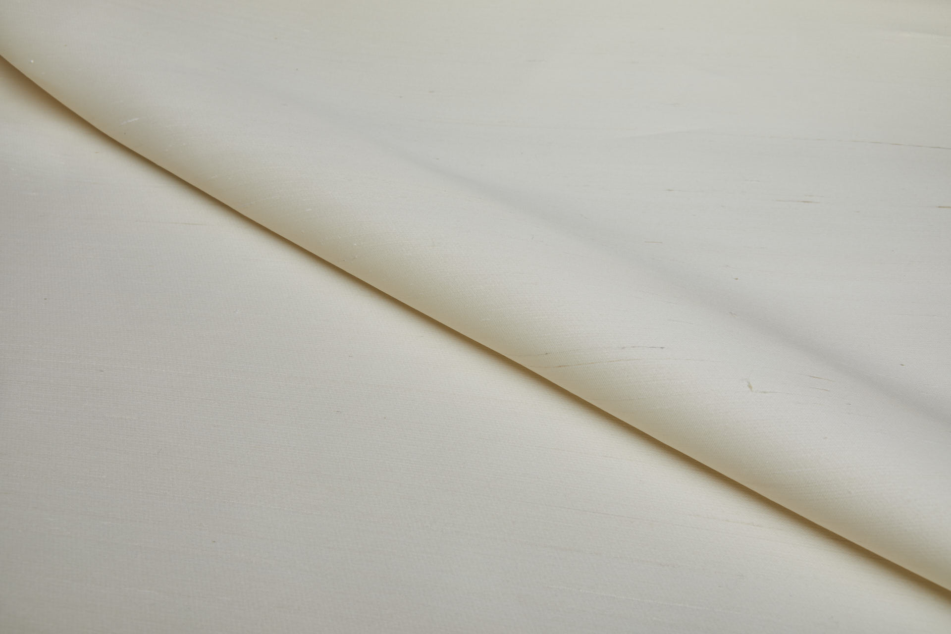 Cream Shantung Gazaar Silk fabric, image 2 of 9