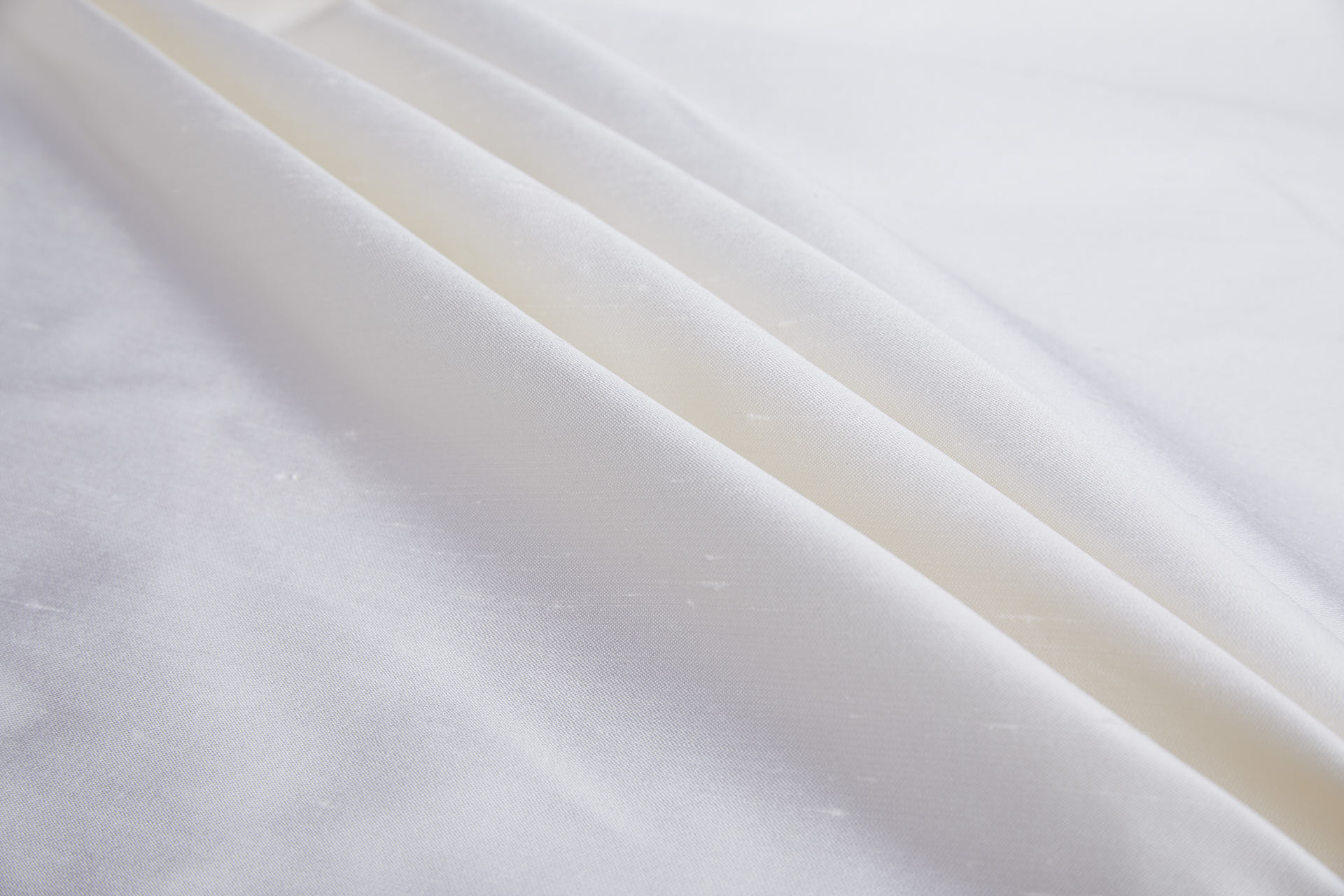 White Silk Shantung fabric, image 6 of 8