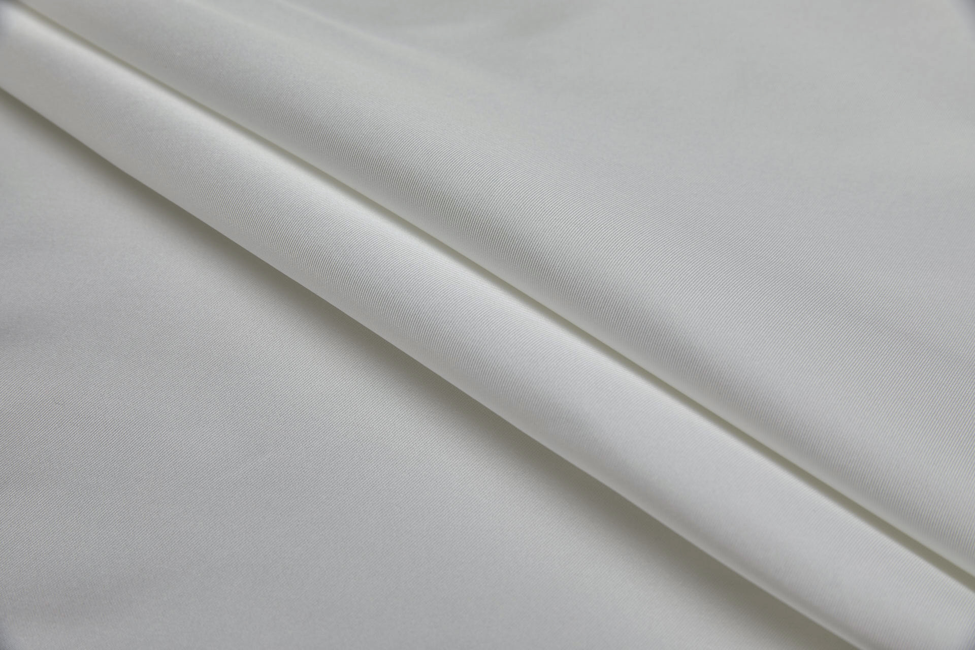 Pale Ivory Sustainable Polyester Zibeline / Mikado fabric, image 3 of 9