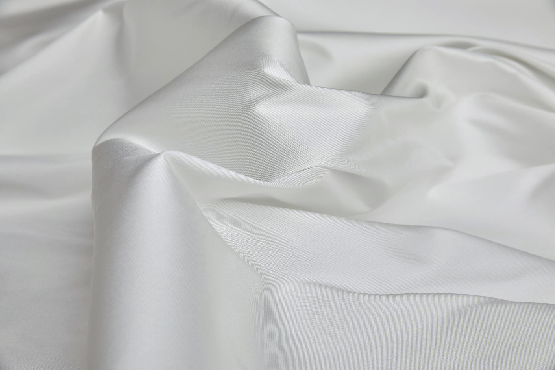 Pale Ivory Sustainable Polyester Zibeline / Mikado fabric, image 7 of 9