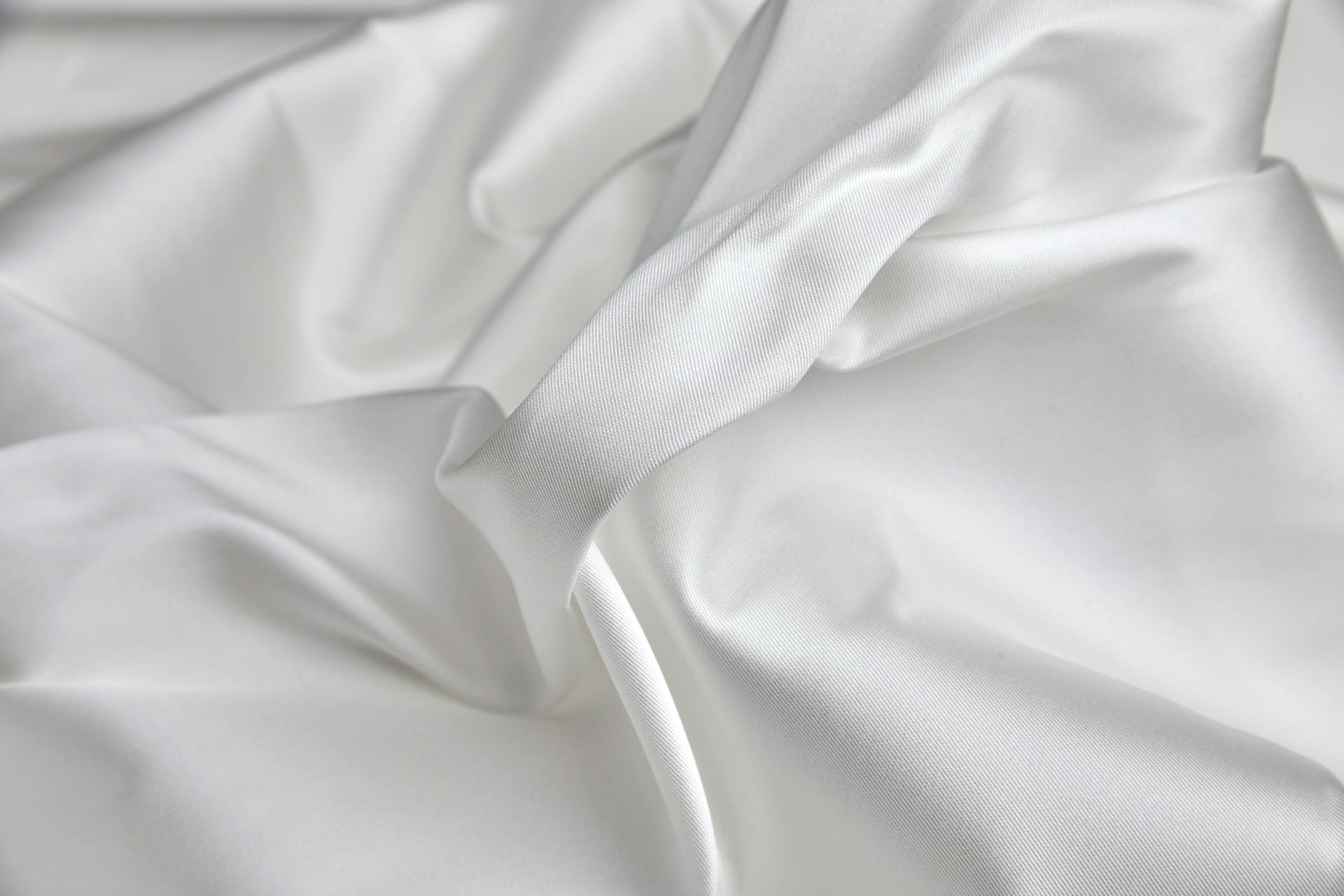 Pale Ivory Sustainable Polyester Zibeline / Mikado fabric, image 5 of 9