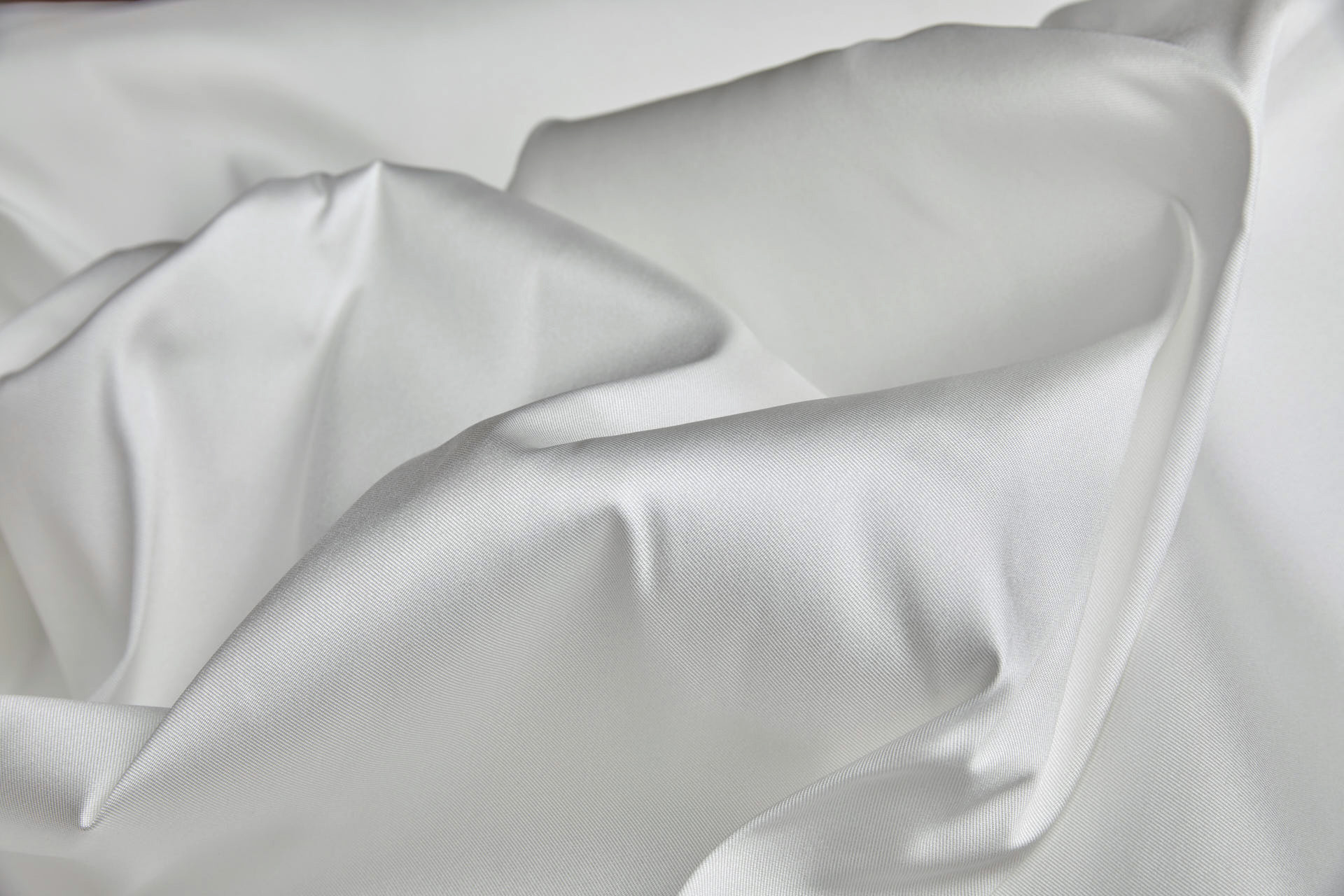 Pale Ivory Sustainable Polyester Zibeline / Mikado fabric, image 9 of 9