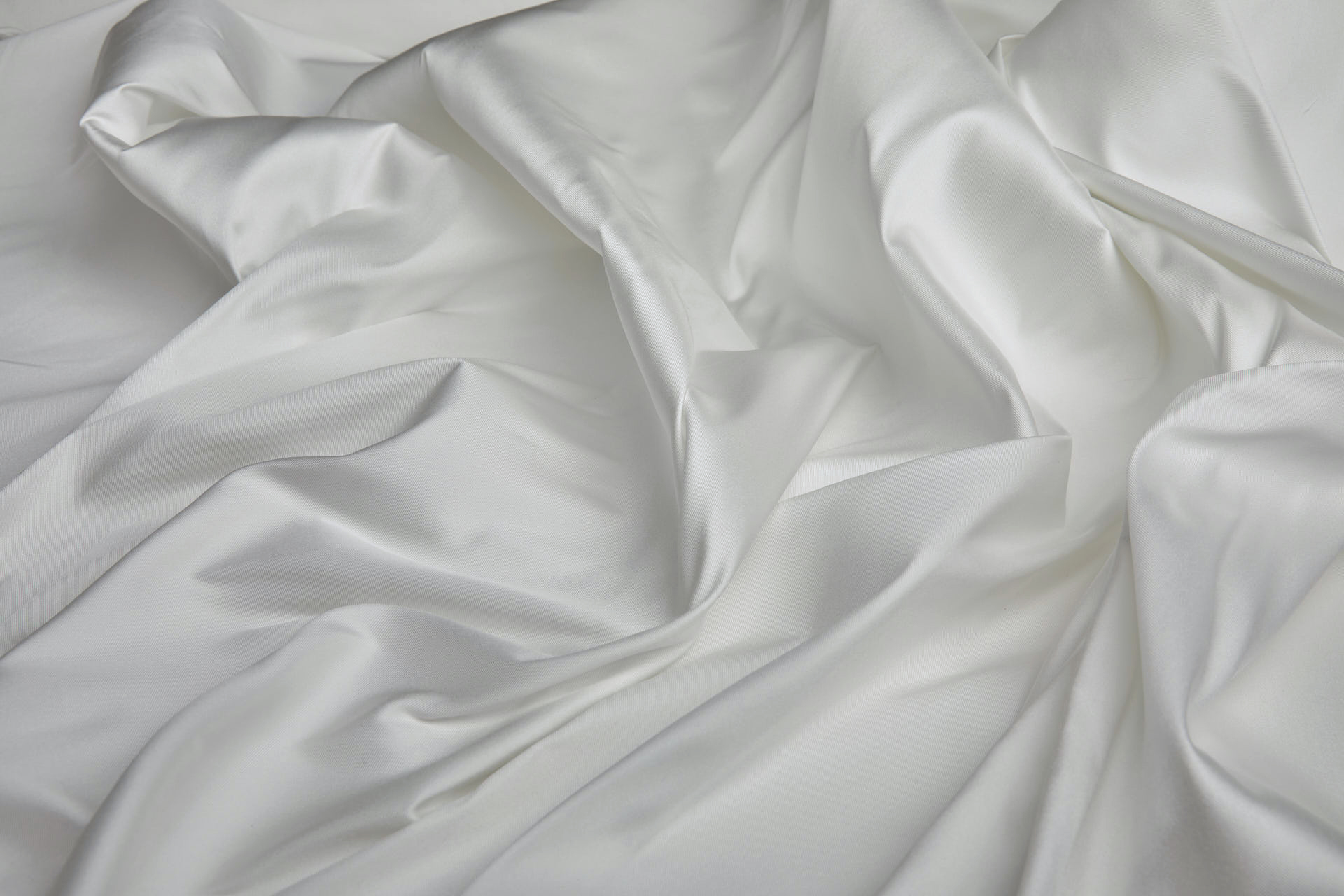 Pale Ivory Sustainable Polyester Zibeline / Mikado fabric, image 4 of 9