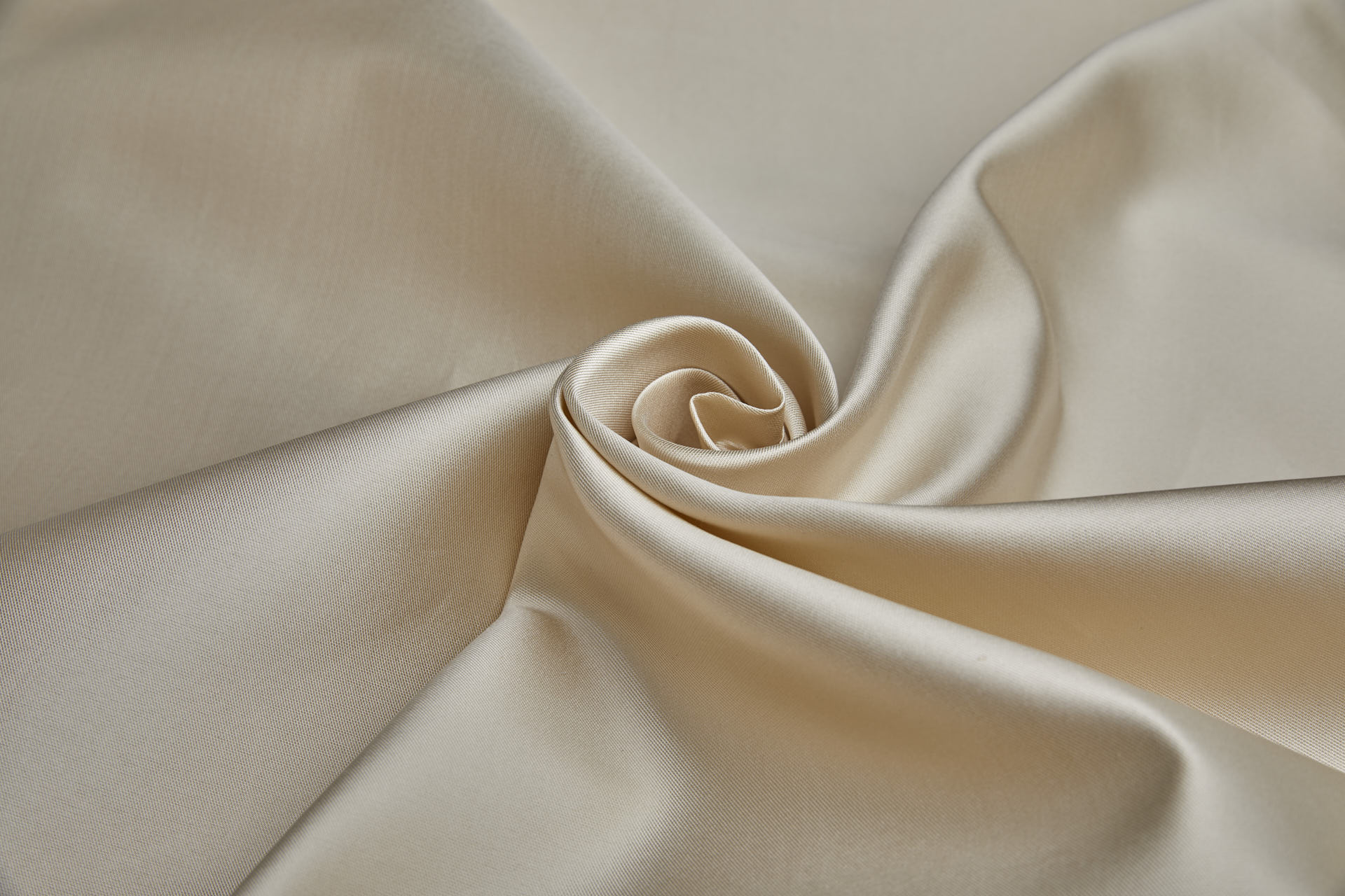 Champagne Silk Zibeline / Mikado fabric