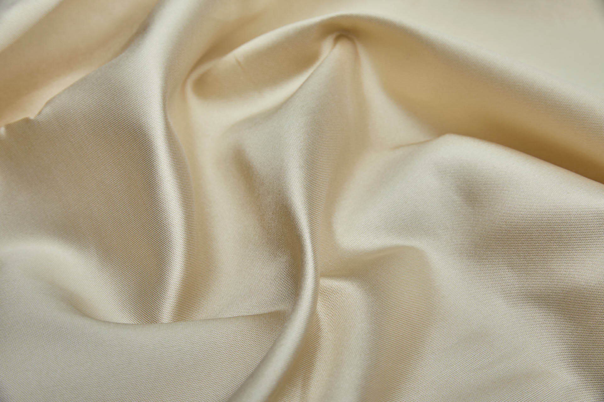 Pale Gold Silk Zibeline / Mikado fabric, image 2 of 10