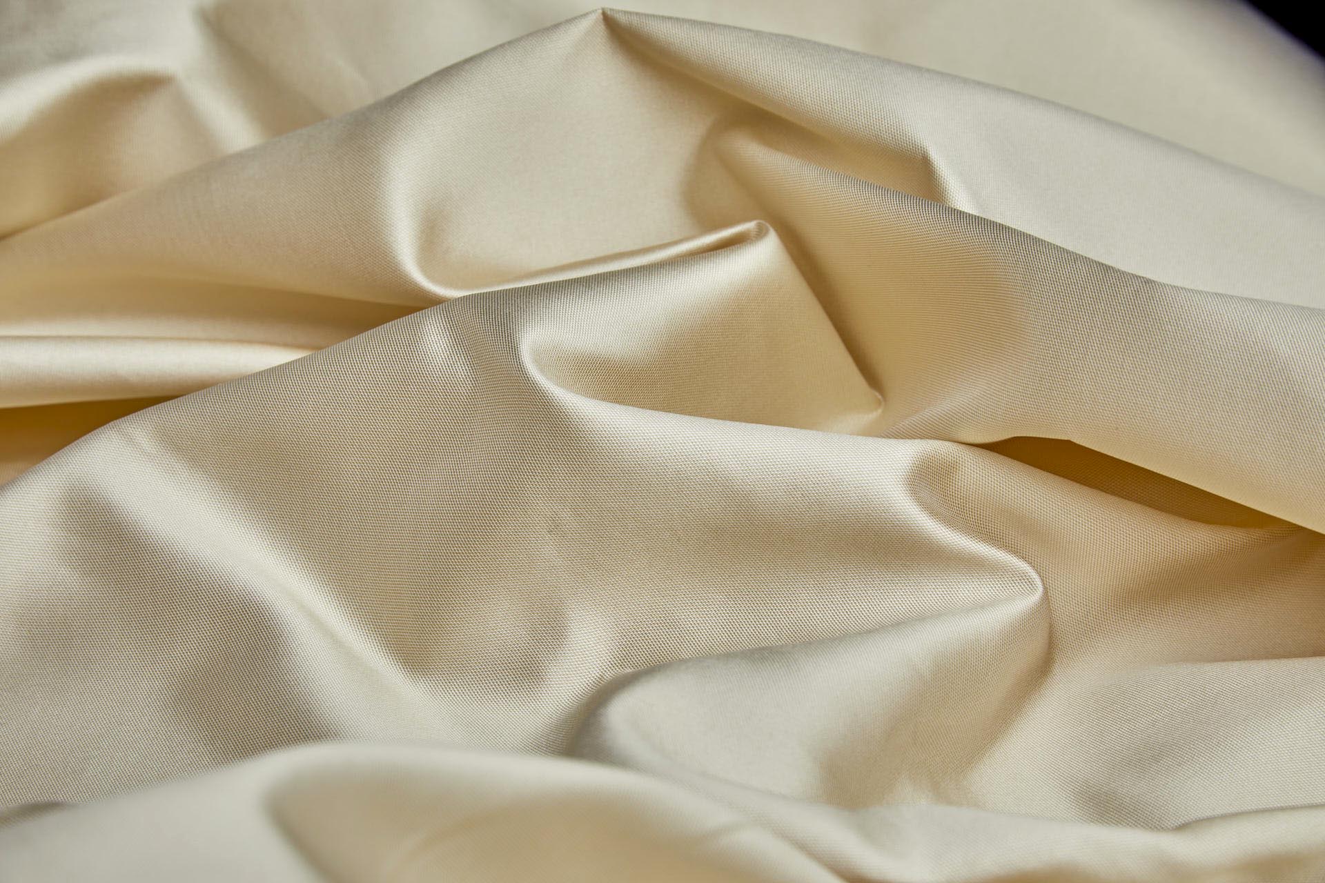 Pale Gold Silk Zibeline / Mikado fabric, image 8 of 10