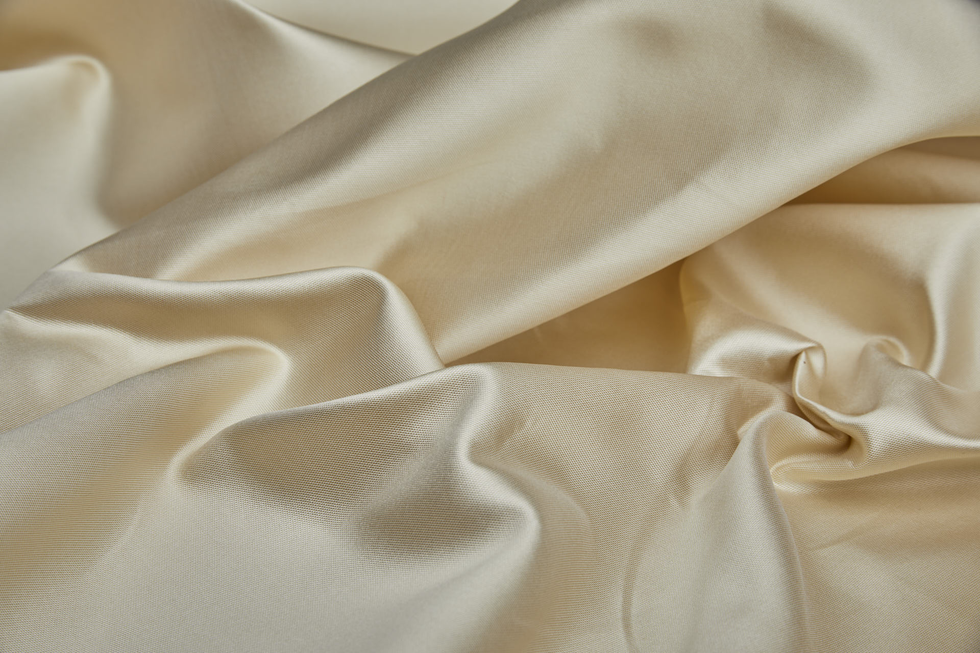 Pale Gold Silk Zibeline / Mikado fabric, image 4 of 10