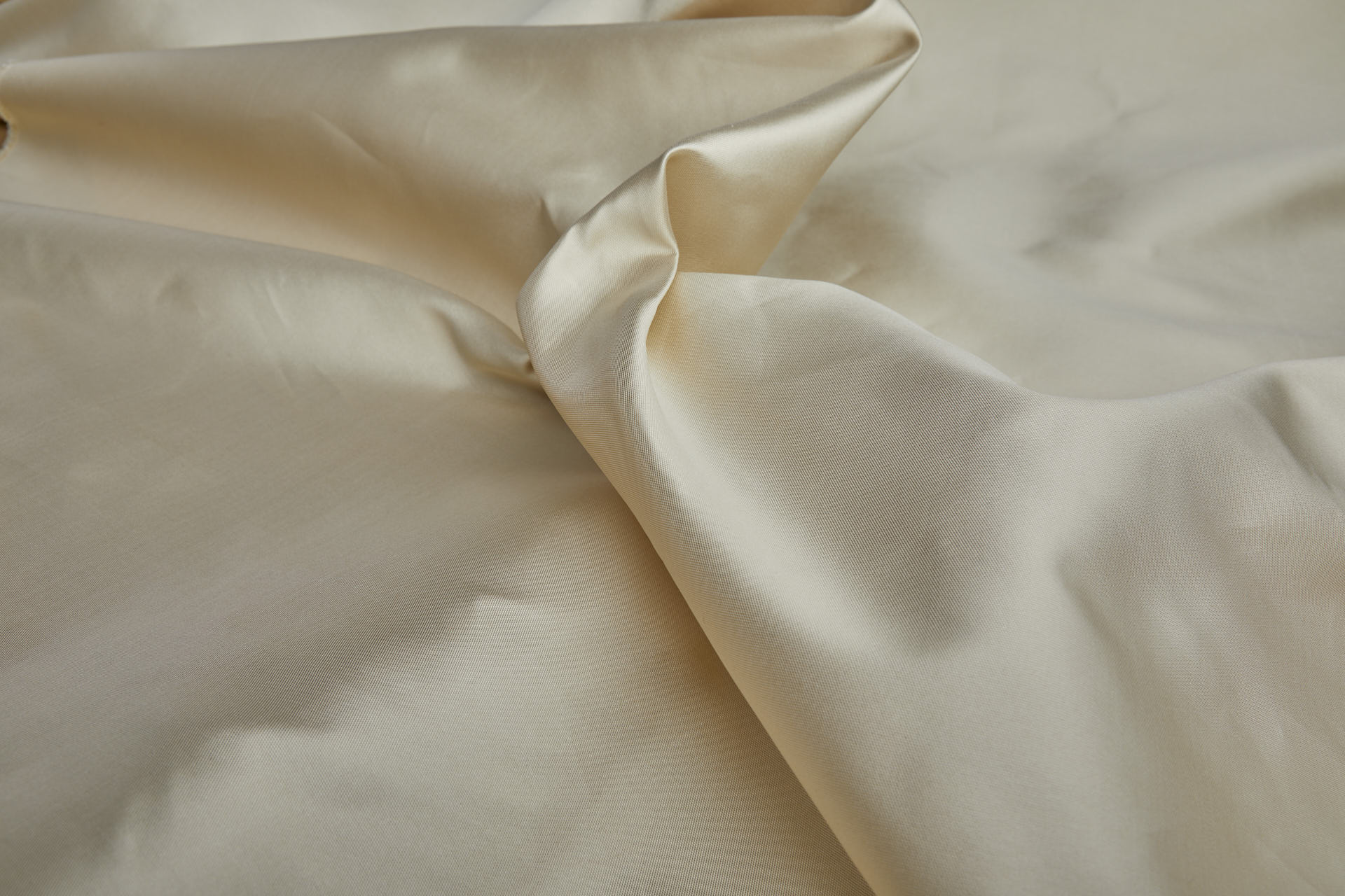 Pale Gold Silk Zibeline / Mikado fabric, image 6 of 10