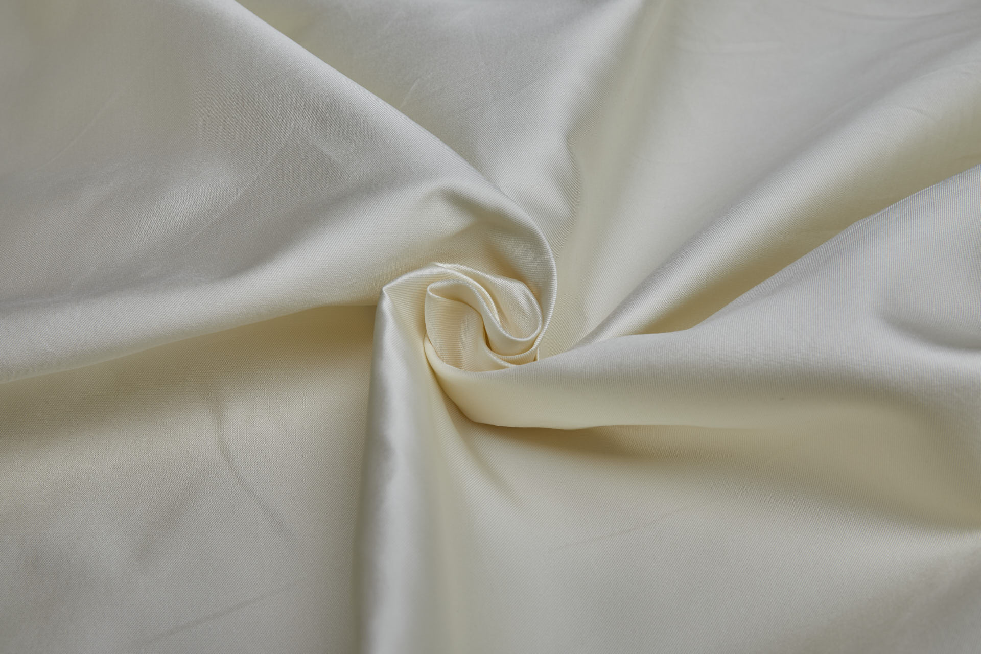 Vintage Ivory Silk Zibeline / Mikado fabric