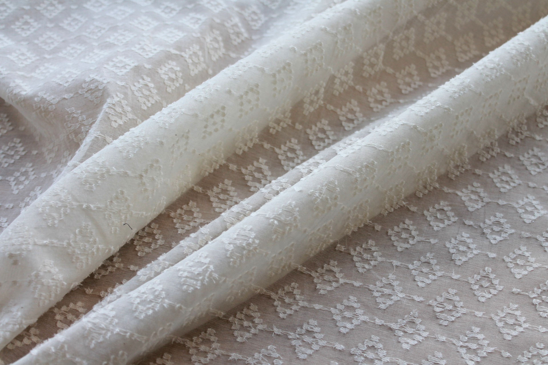 Vintage Jacquarded Silk Organza - Ivory fabric, image 3 of 7