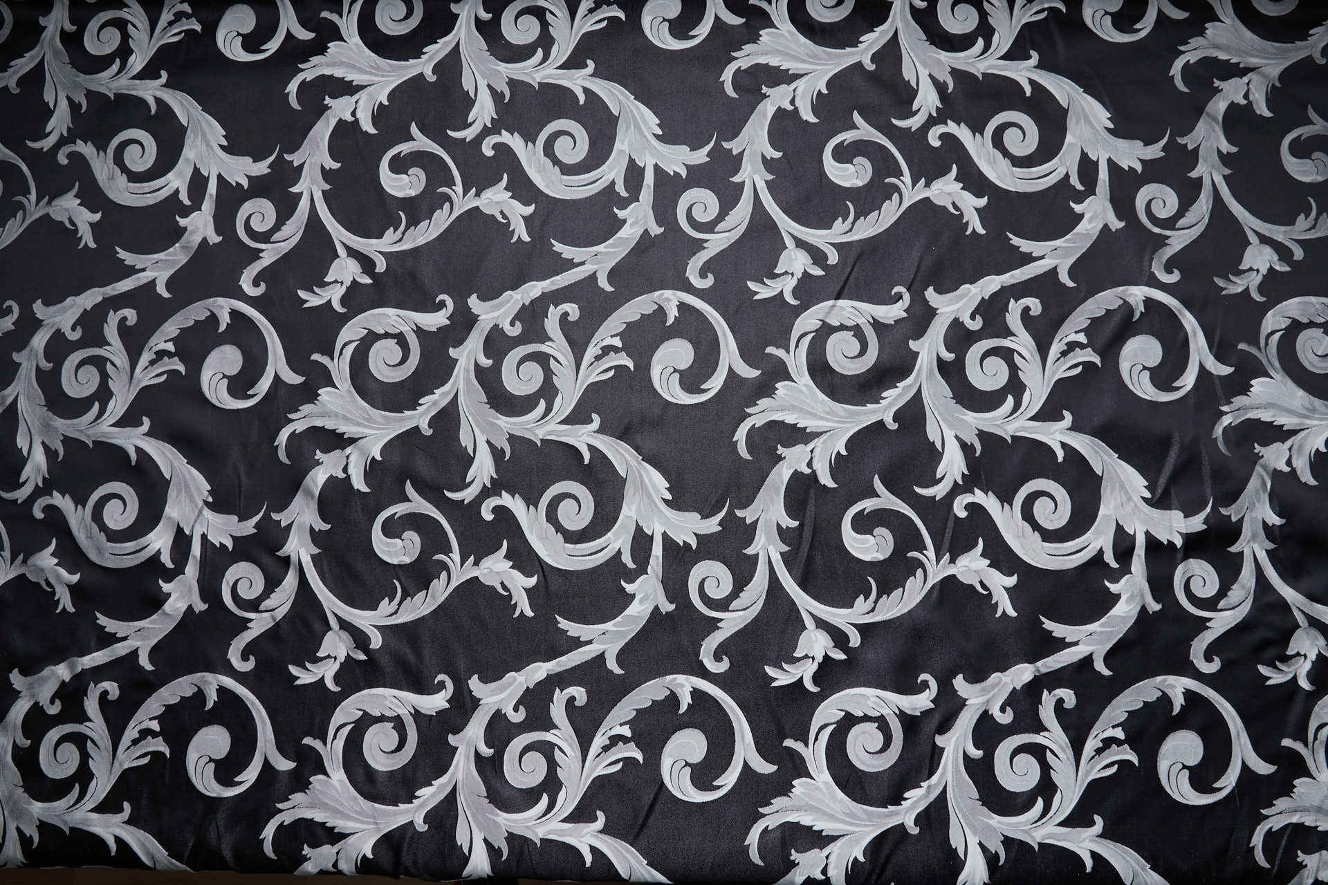 Large Scroll Reversible Pattern Silk Jacquard in Black and White fabric, image 12 of 14