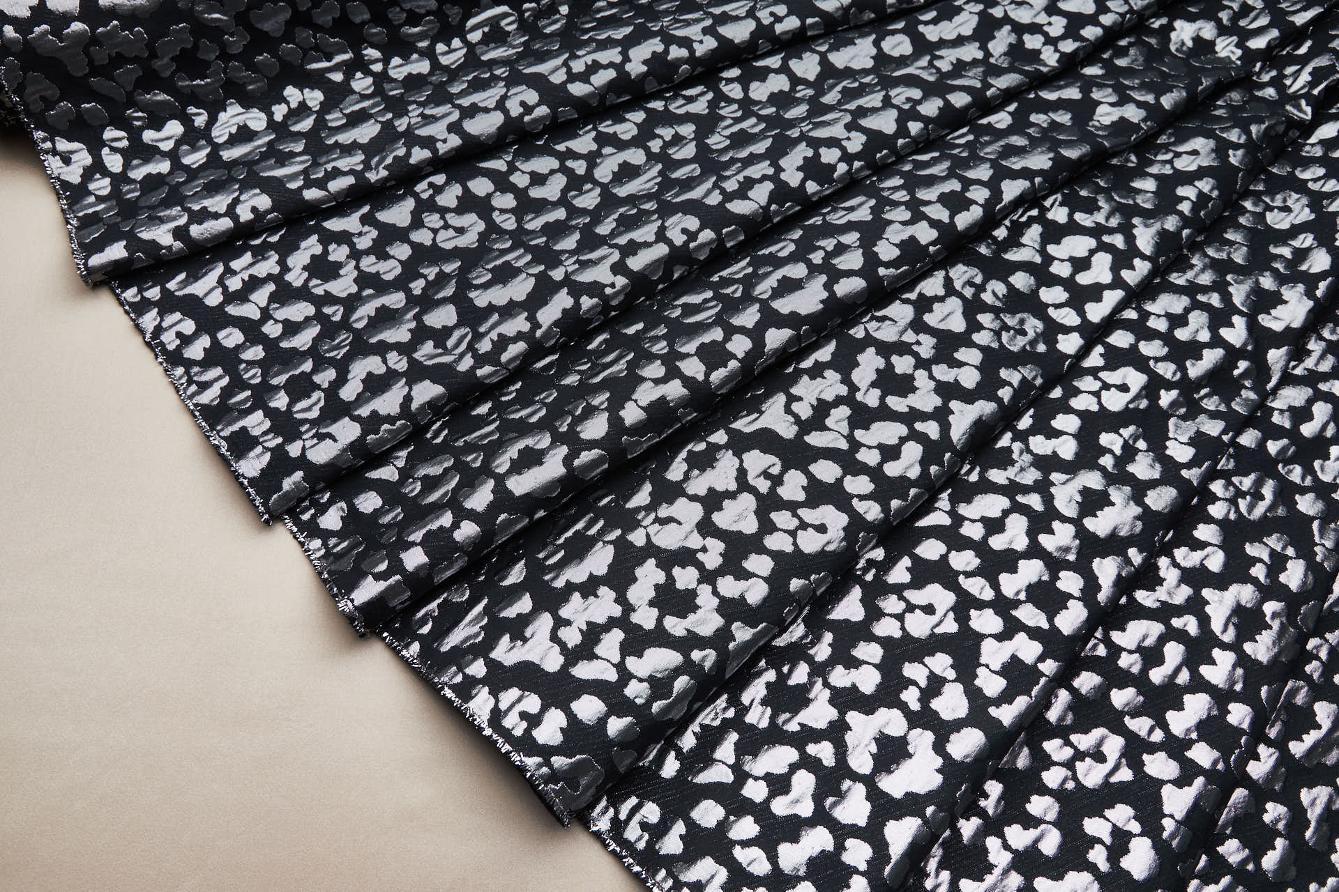 Leopard Pattern Jacquard - Black / Silver fabric