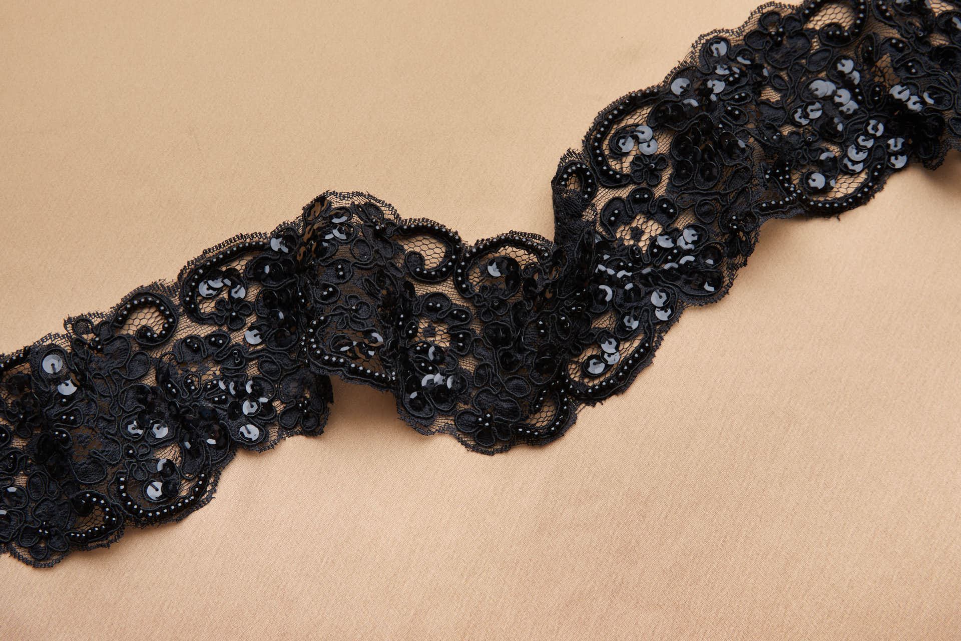 Beaded Corded Leavers Lace in Black trim, image 3 of 7