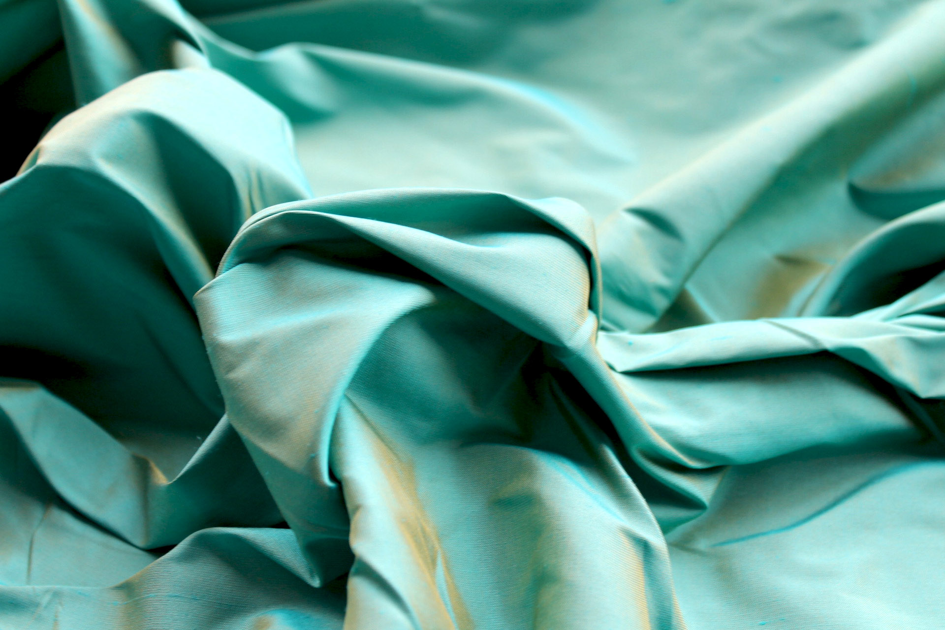 Silk Dupion - Turquoise shot Yellow - B53 fabric, image 2 of 5
