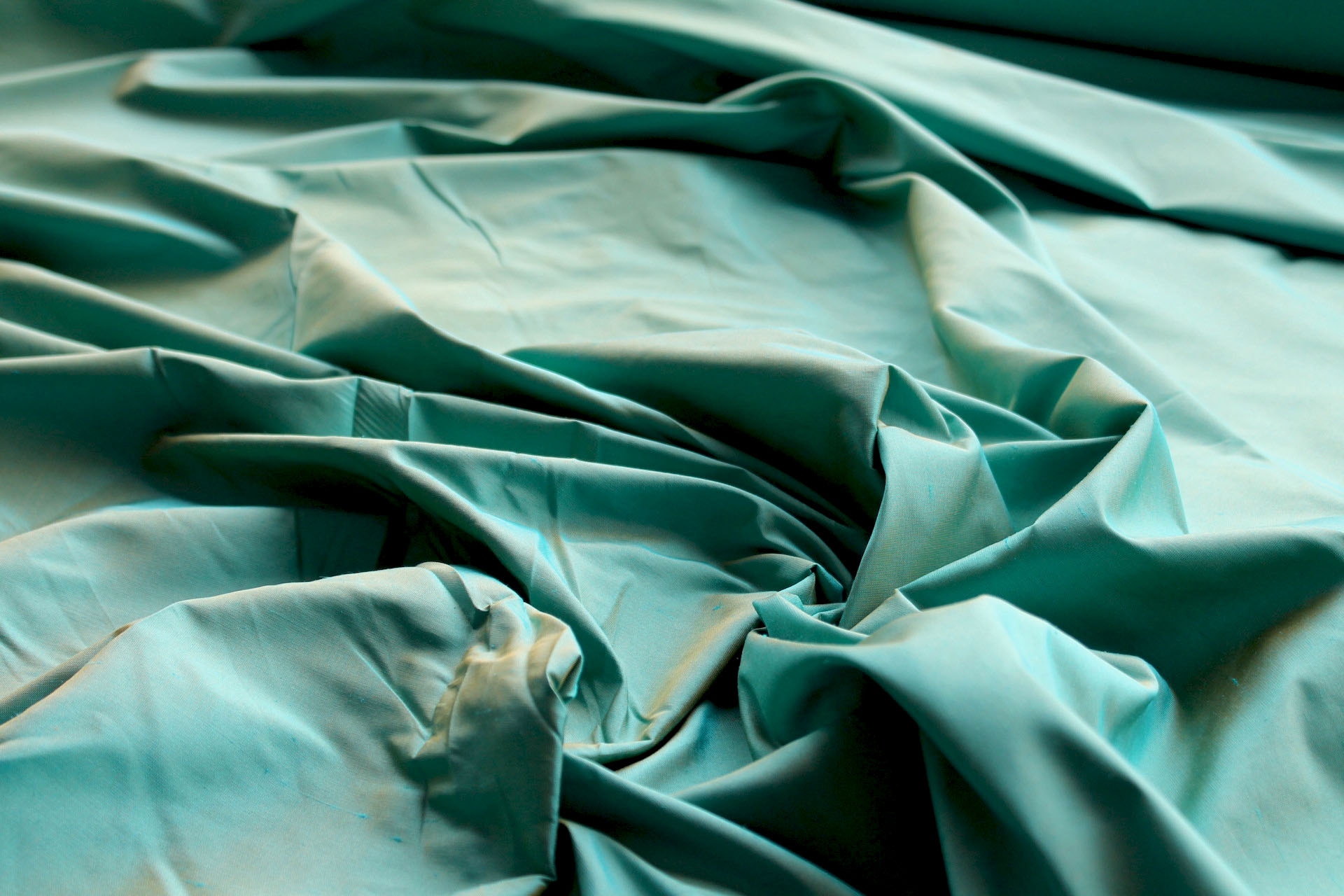 Silk Dupion - Turquoise shot Yellow - B53 fabric, image 4 of 5