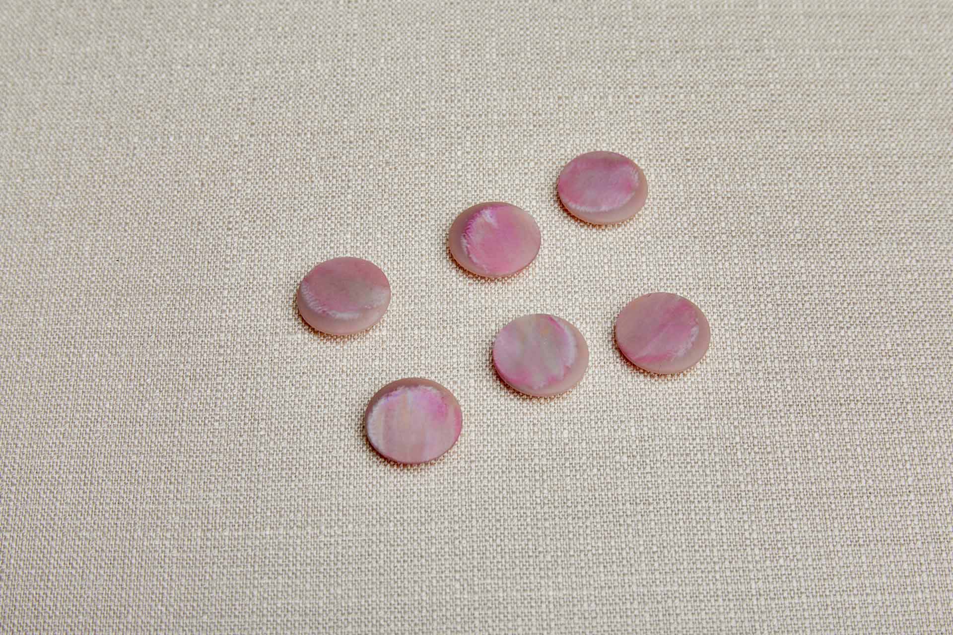 Set of 7 Vintage Round Tea Rose "Faux Mother-of-pearl" Button - 2.2cm
