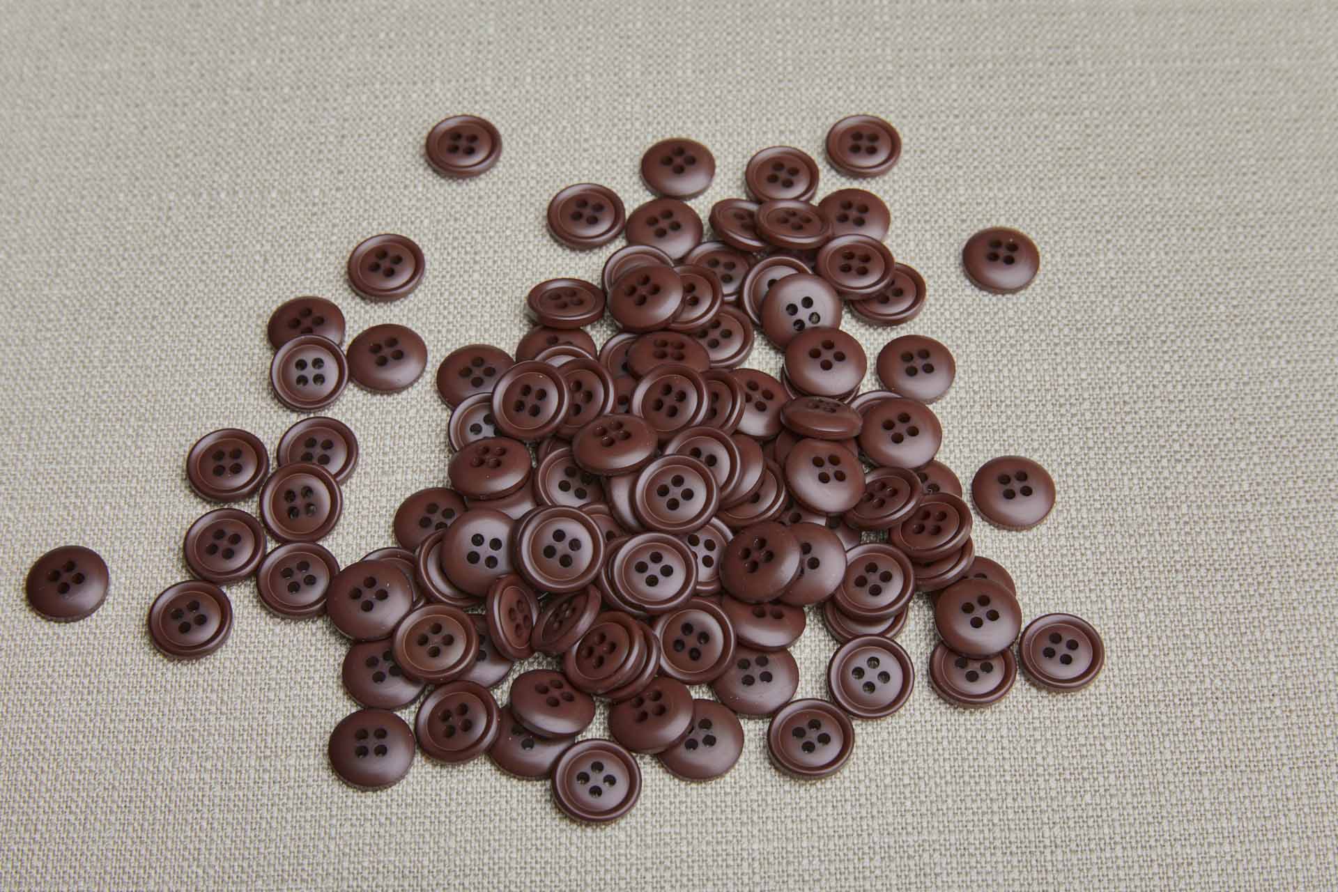 Vintage Small Round Chocolate Brown Button - 1.4cm