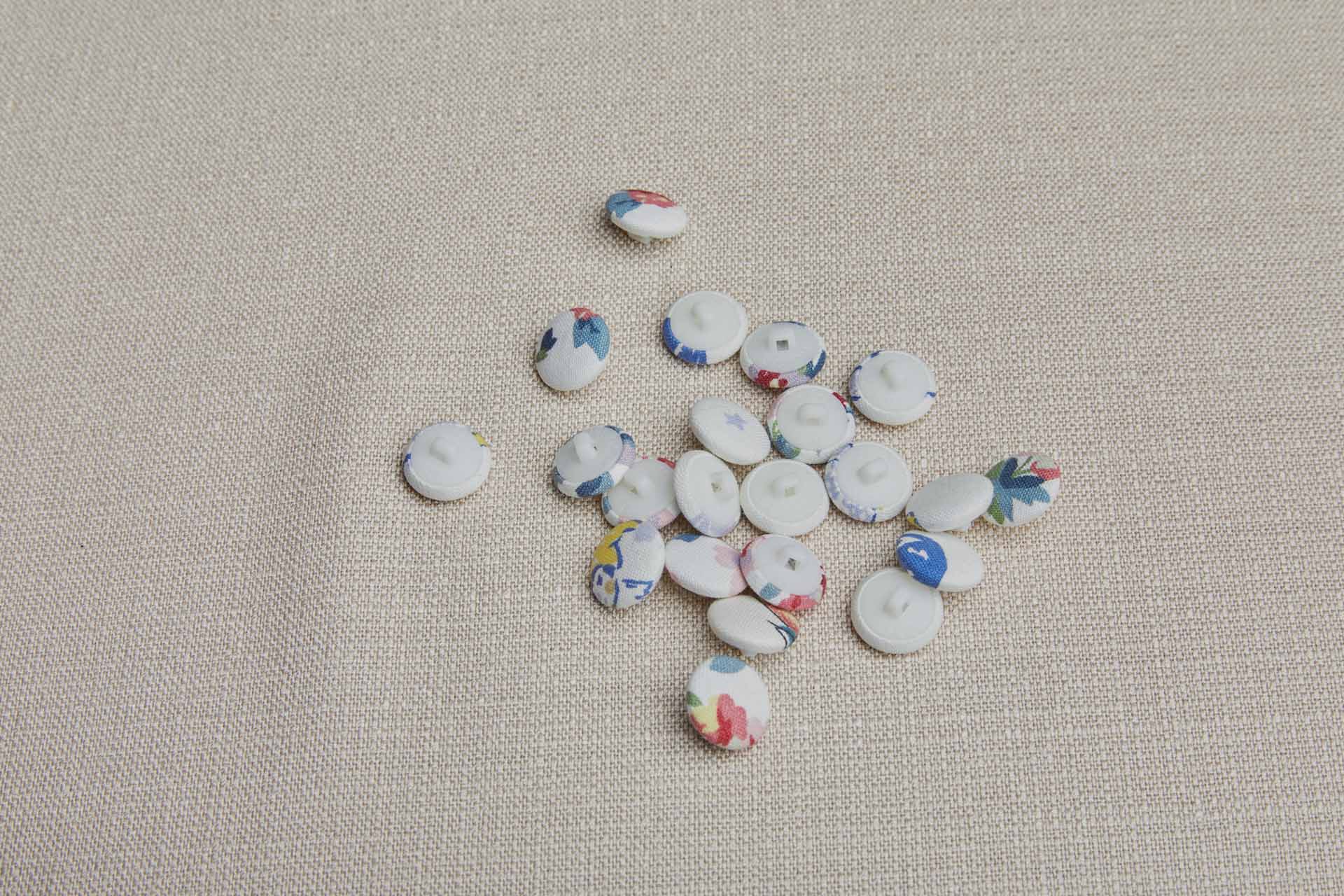 Vintage Fabric Covered Buttons - 1.6cm