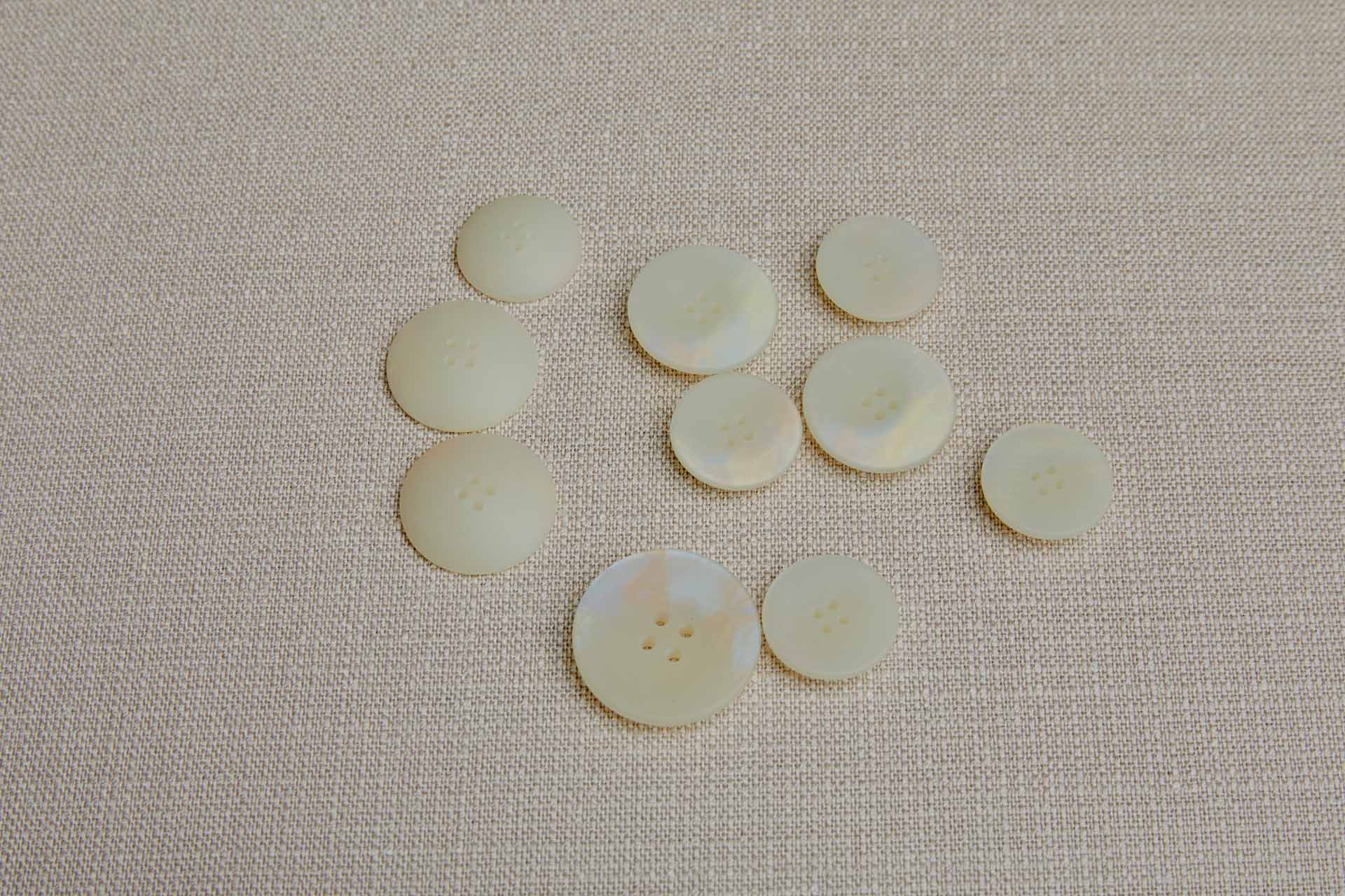 Set of 10 Cream Iridescent Buttons