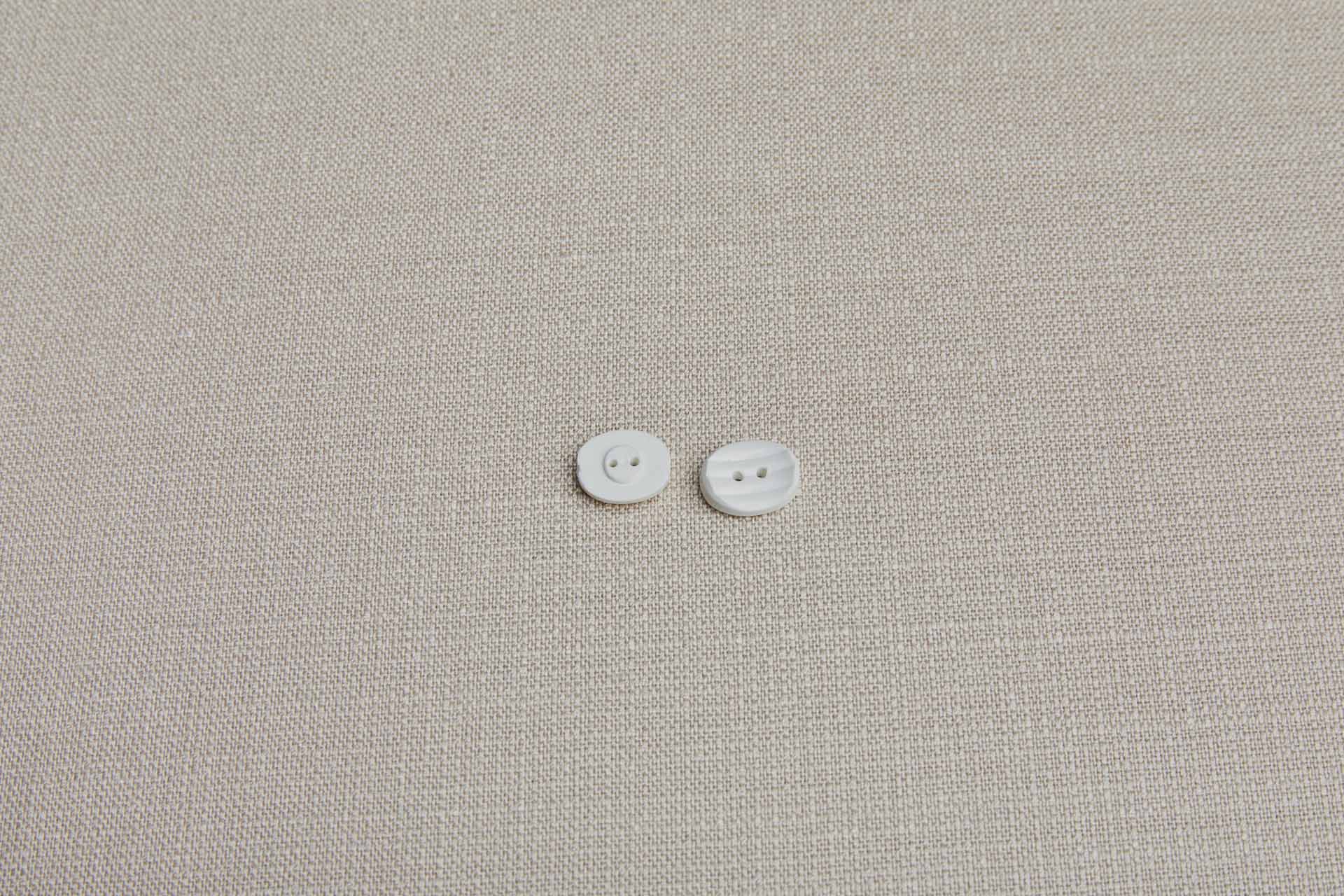 Set of 10 Vintage Oval Ridged Ivory Buttons - 1.5cm, image 3 of 3