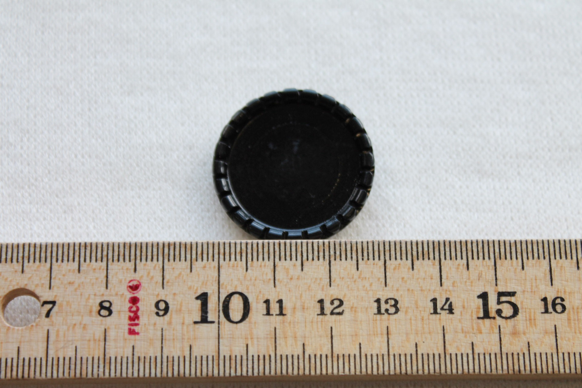 Black Ridge Shank Button - 3cm, image 3 of 4