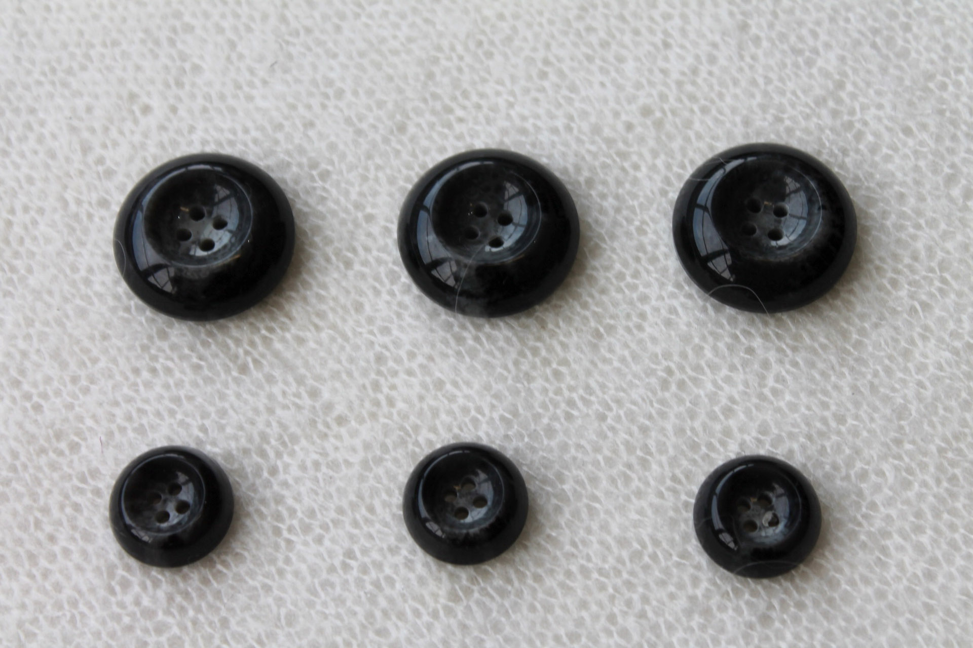 Marbled Black and Grey Plastic Button - 3cm, image 2 of 3