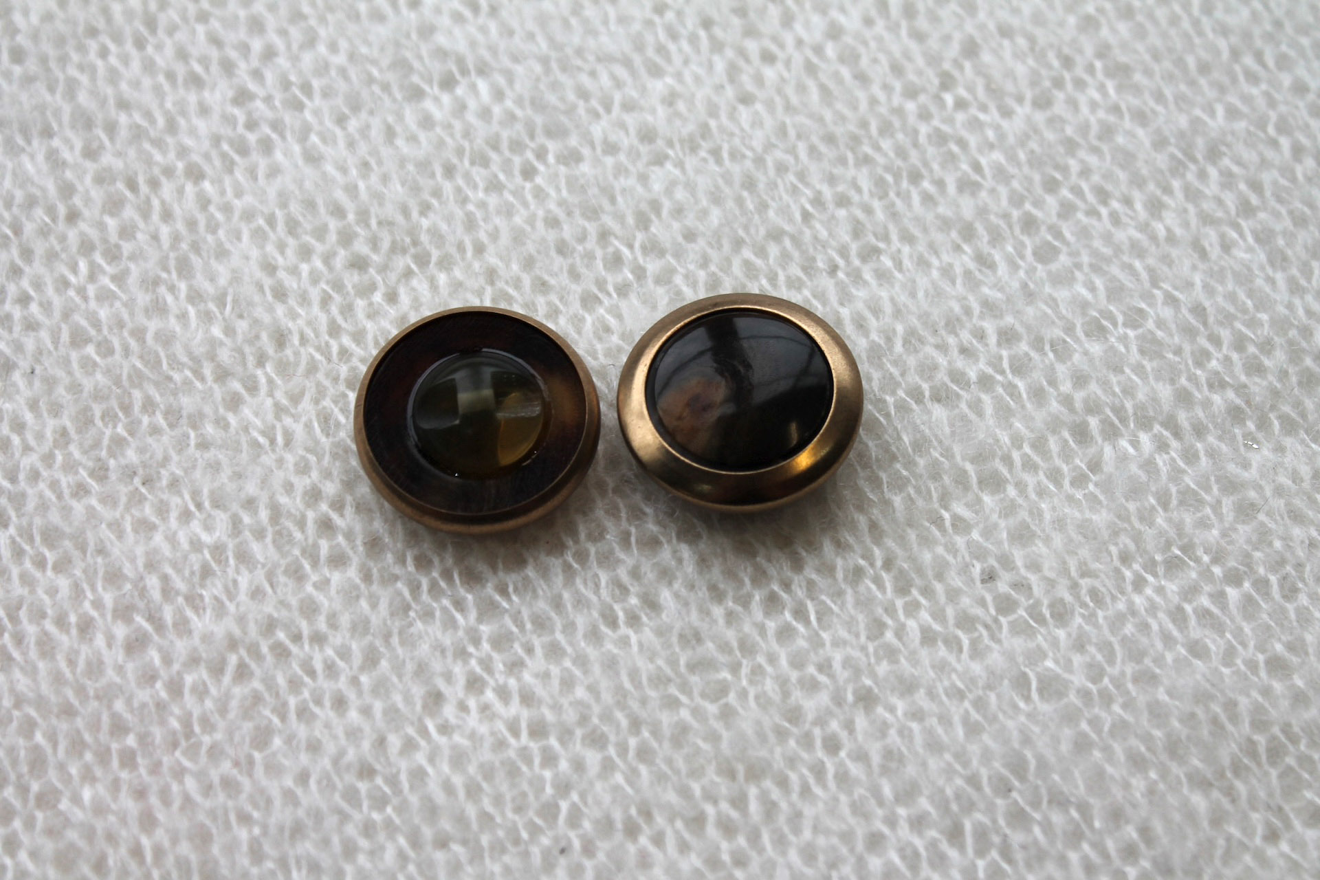 "Tortoise Shell Inlay" Look Resin Button with Gold Metal Rim - 2.2cm, image 2 of 3