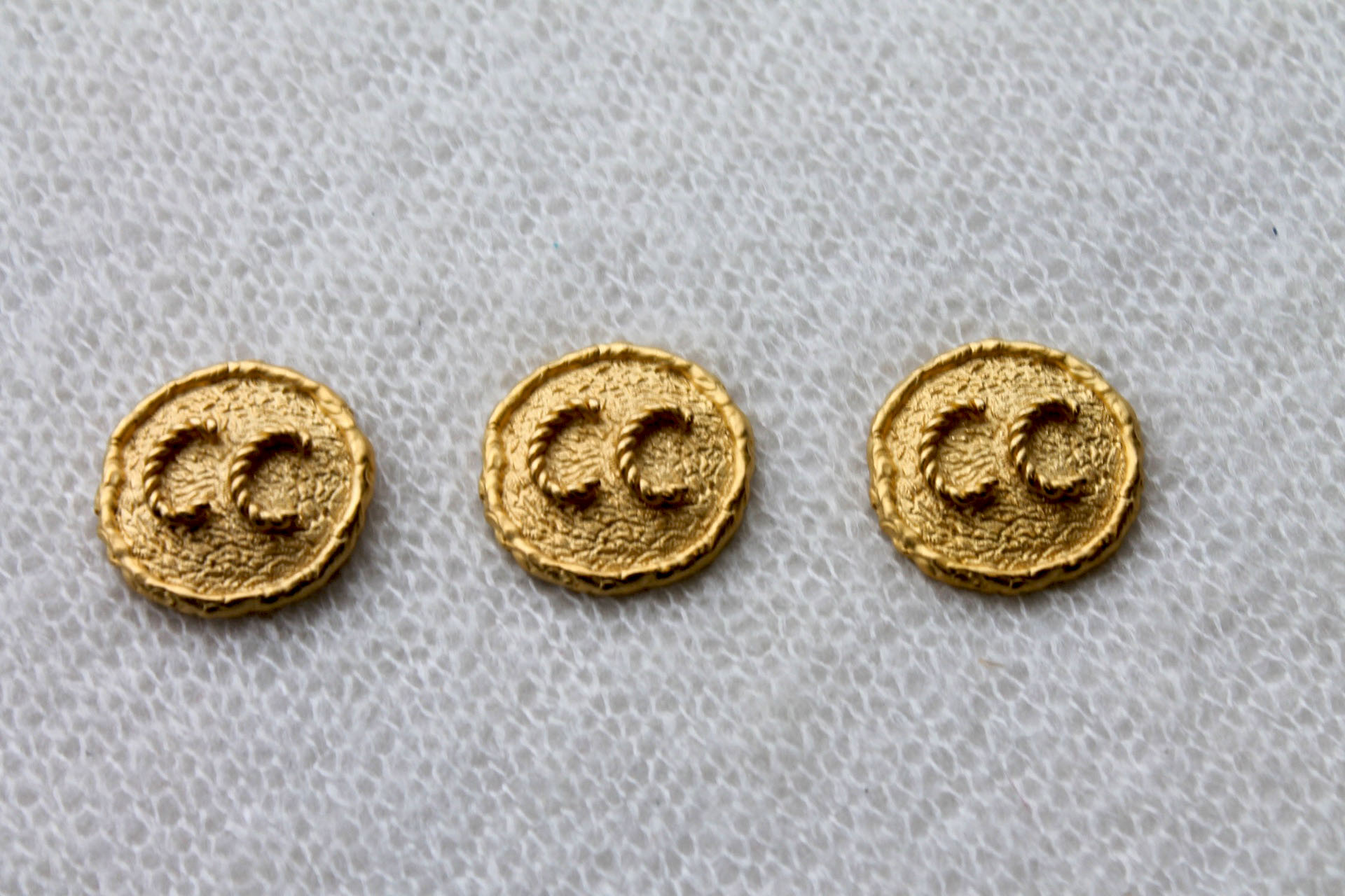 Gold Metal Rope Design Button - 2.9cm, image 2 of 4