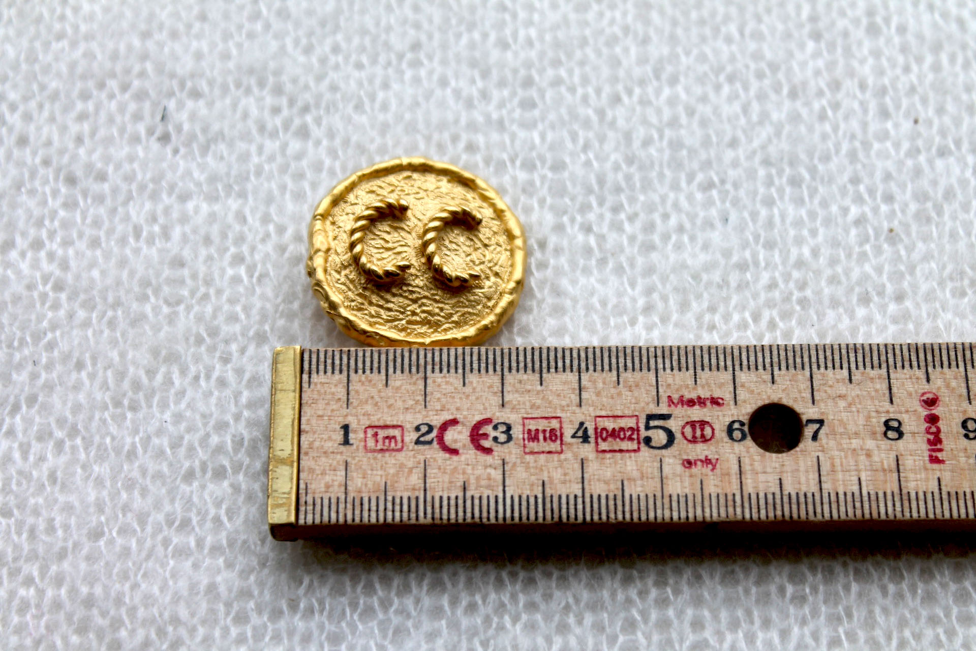 Gold Metal Rope Design Button - 2.9cm, image 4 of 4