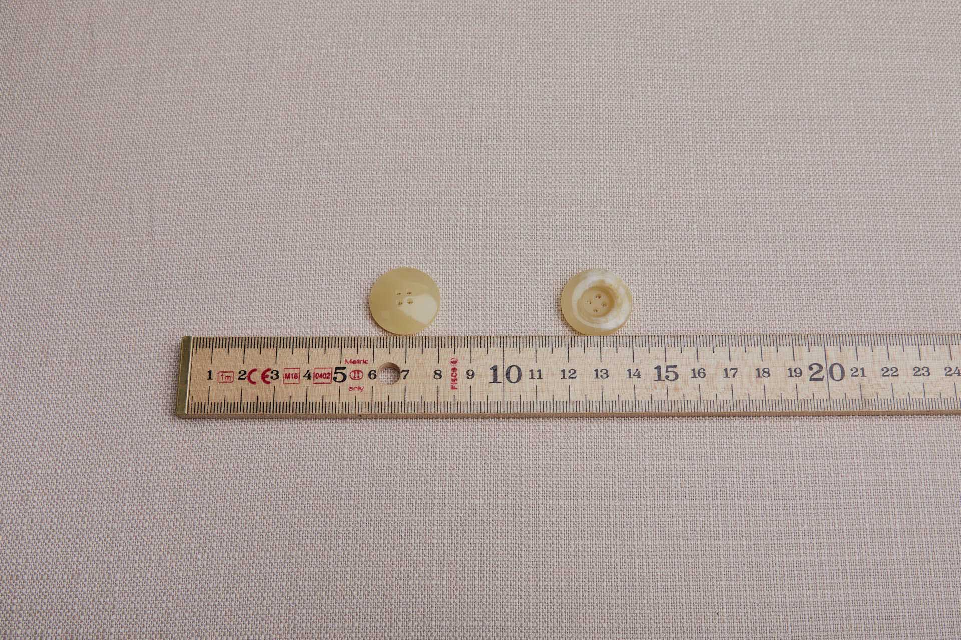 Set of 4 Assorted Desert Sand "Faux Shell" Buttons - 2.2cm, image 3 of 3