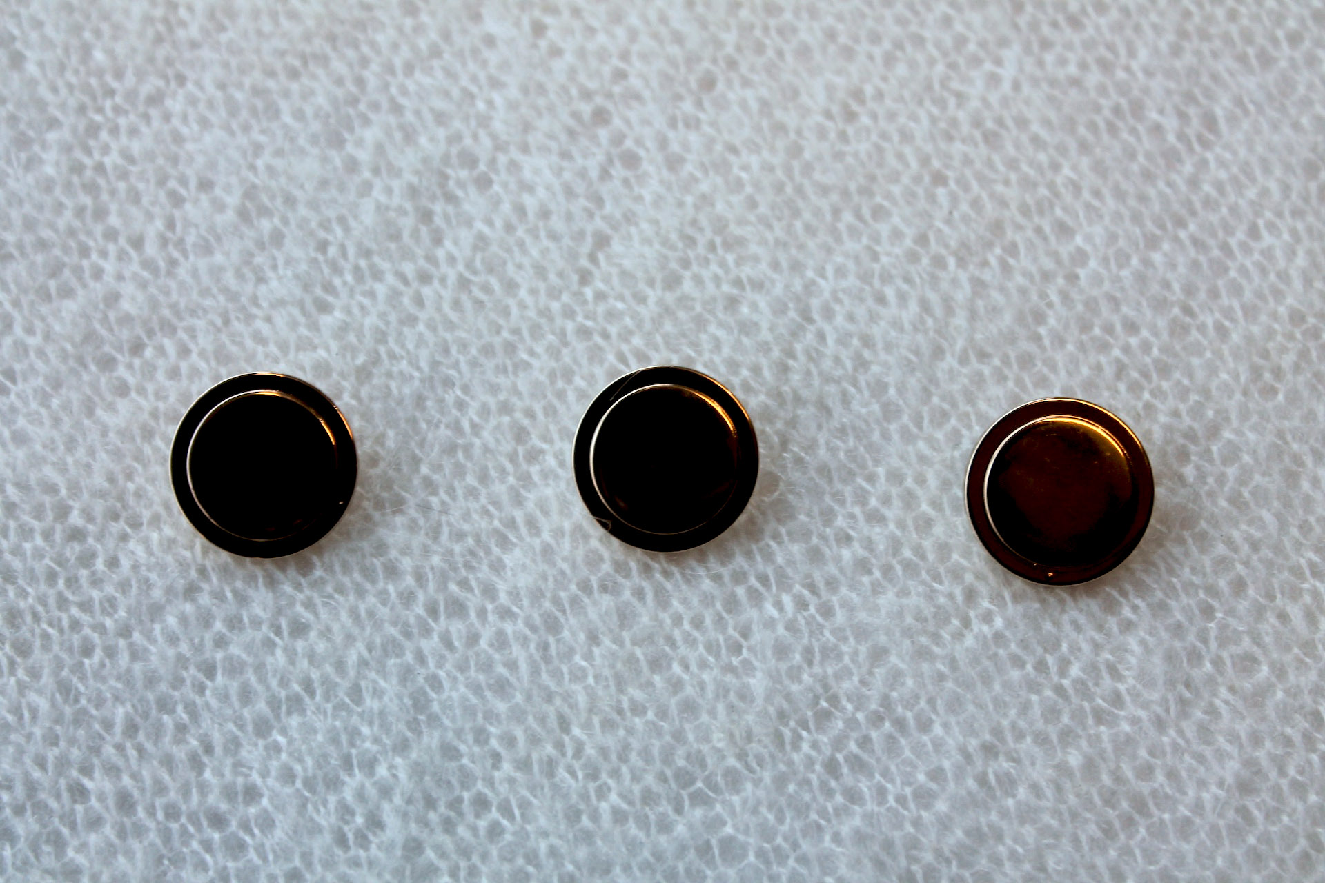 Round Gold Metal Shank Button - 2.7cm, image 2 of 3