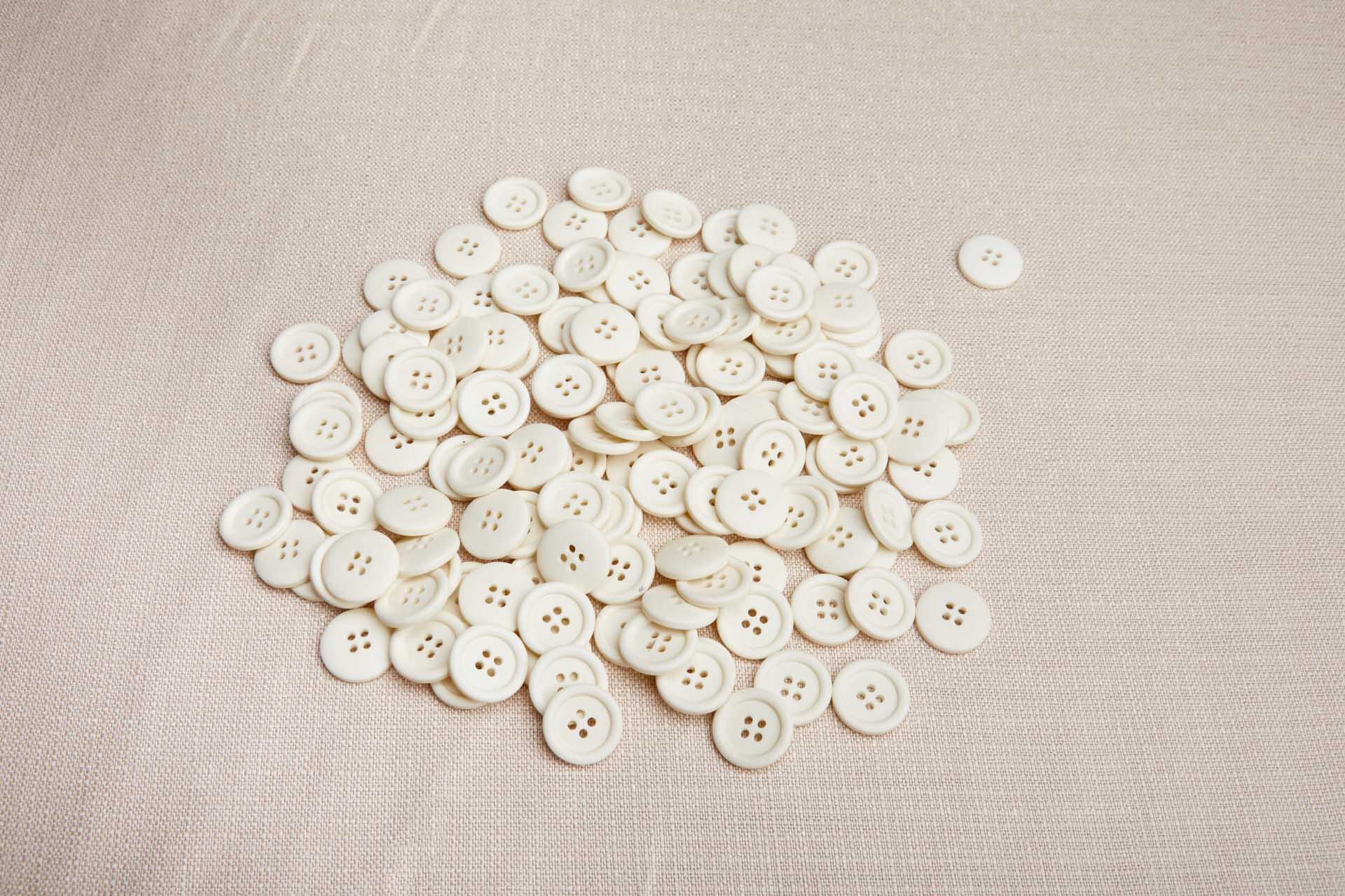 Vintage Round Eggshell Button - 2cm