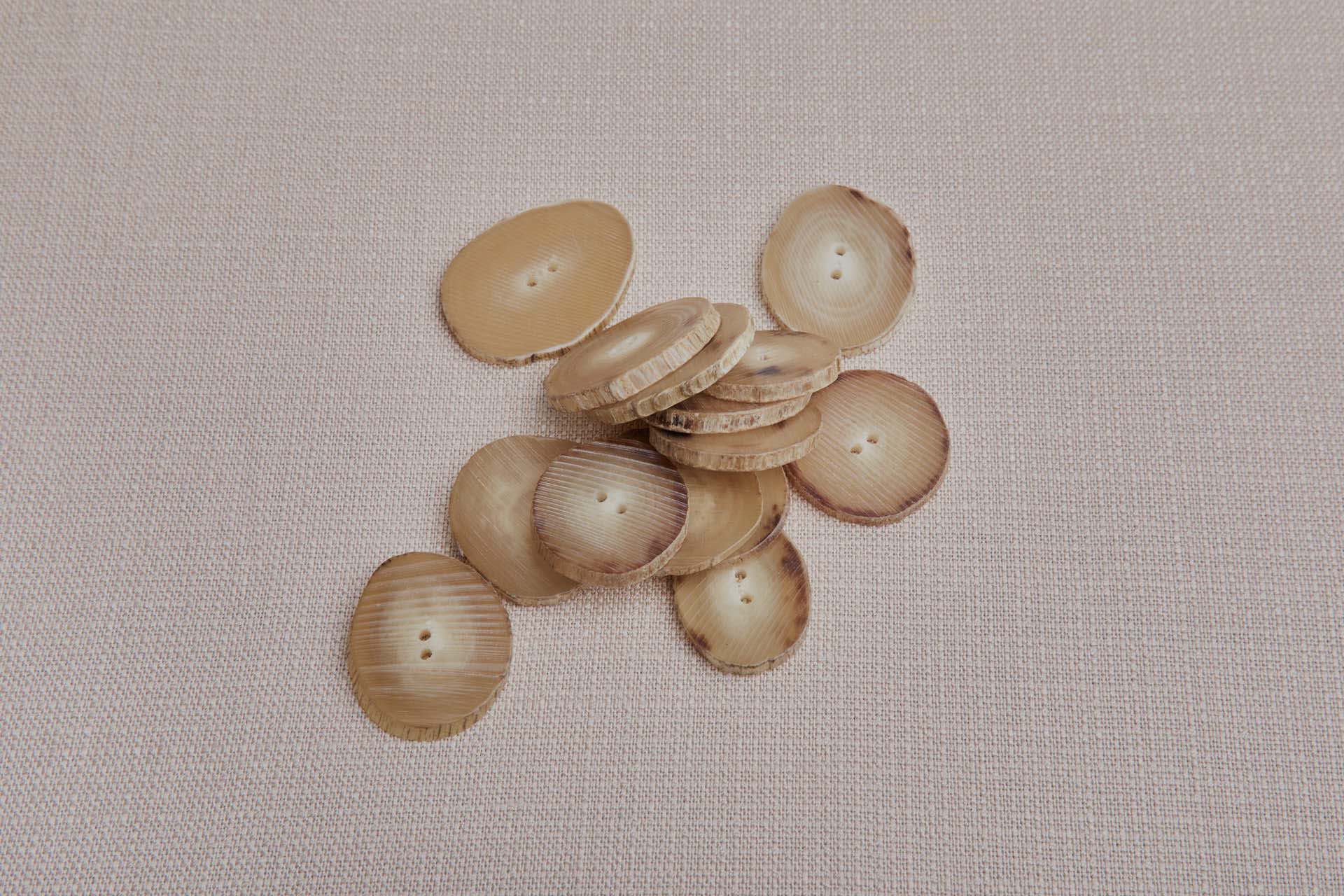Light Beige Flat Cut Horn Button
