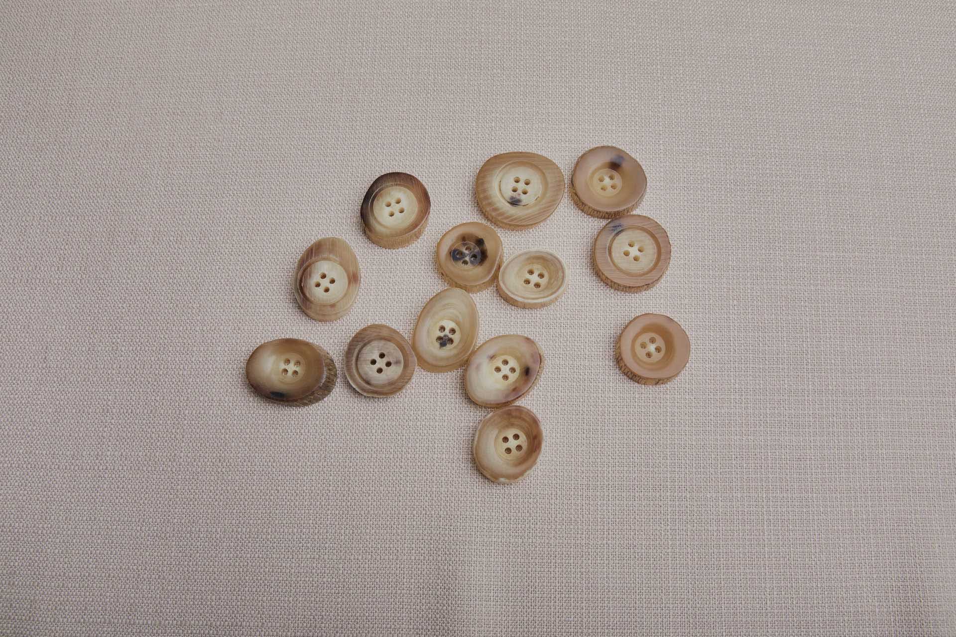 Light Beige Thick Cut Horn Button - Large, image 3 of 3