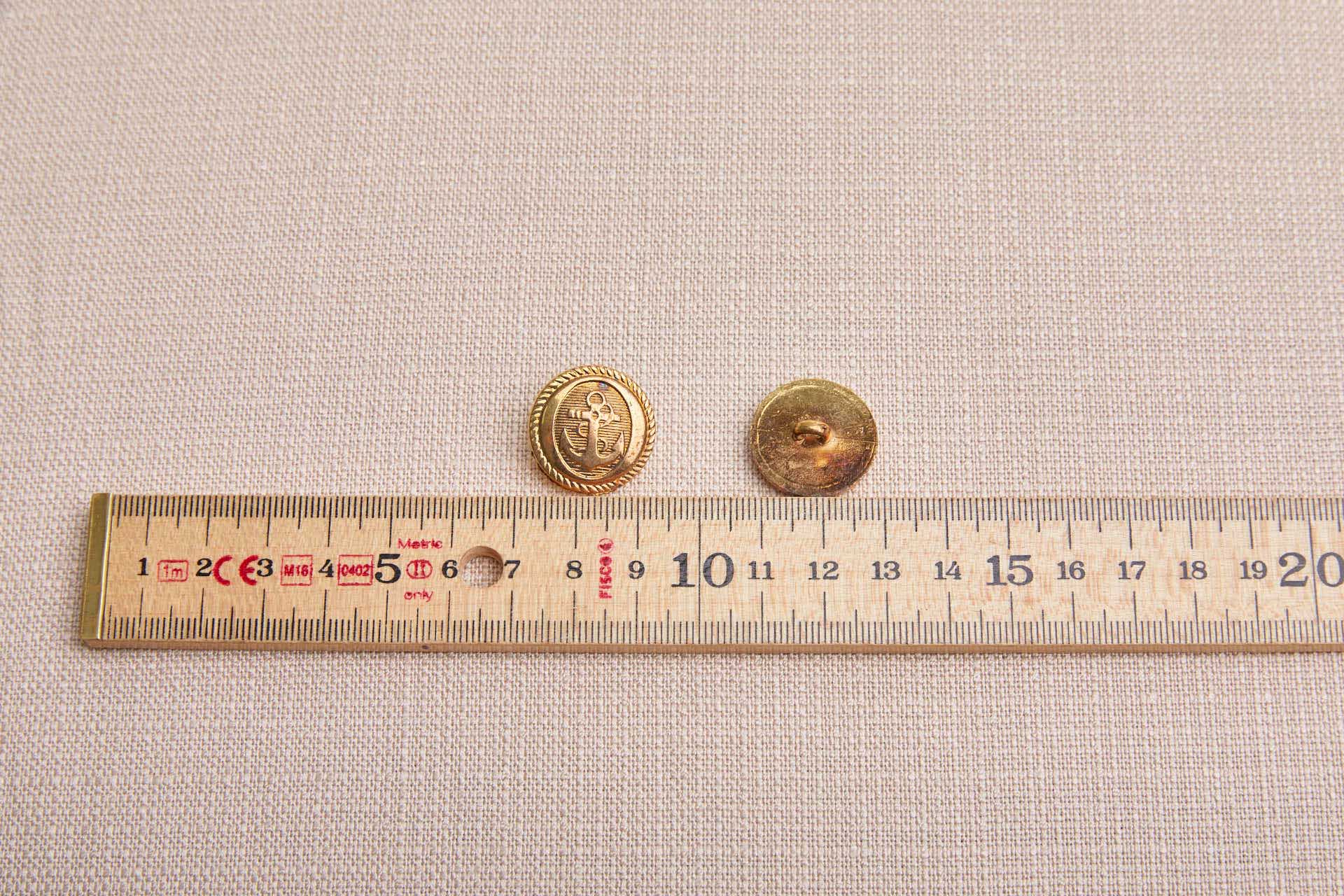 Reproduction Old Gold Plastic Uniform Button, image 3 of 3