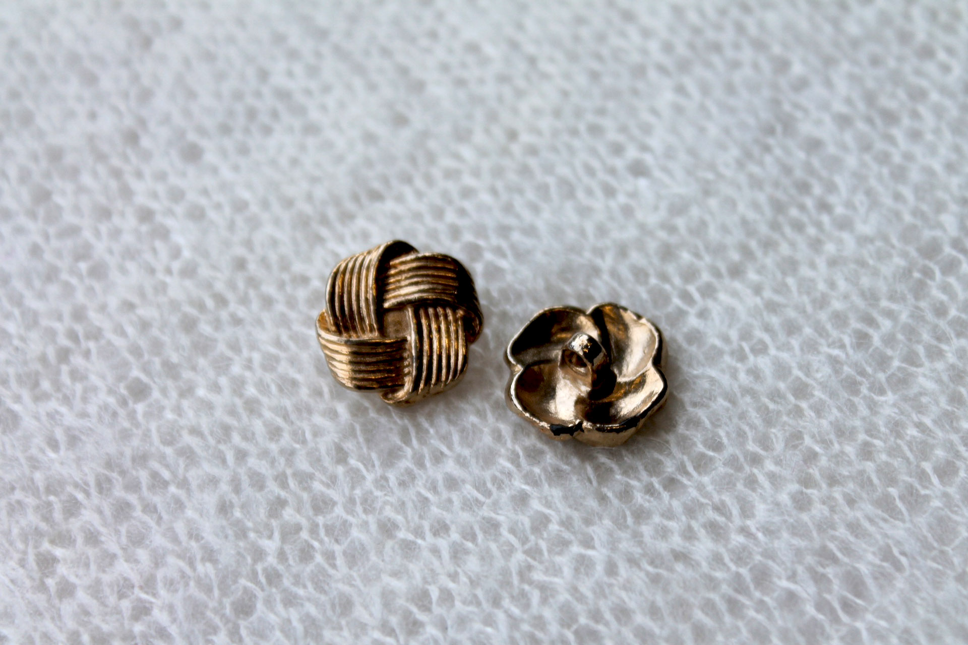 Metal Knot Button - Large Gold, image 3 of 3