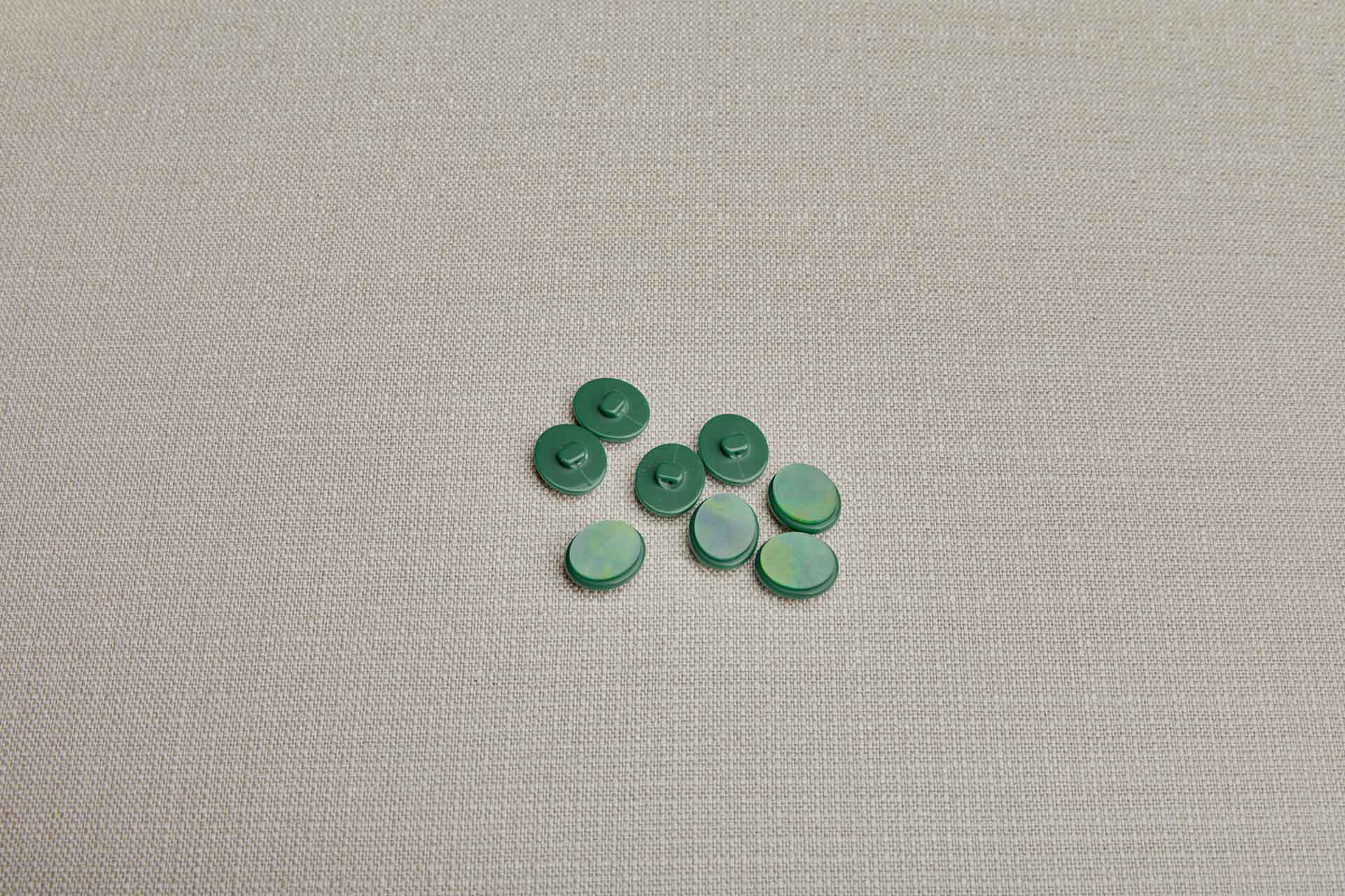 Set of 8 Oval "Shell" Resin Inlay Shank Button - Green - 1.7cm