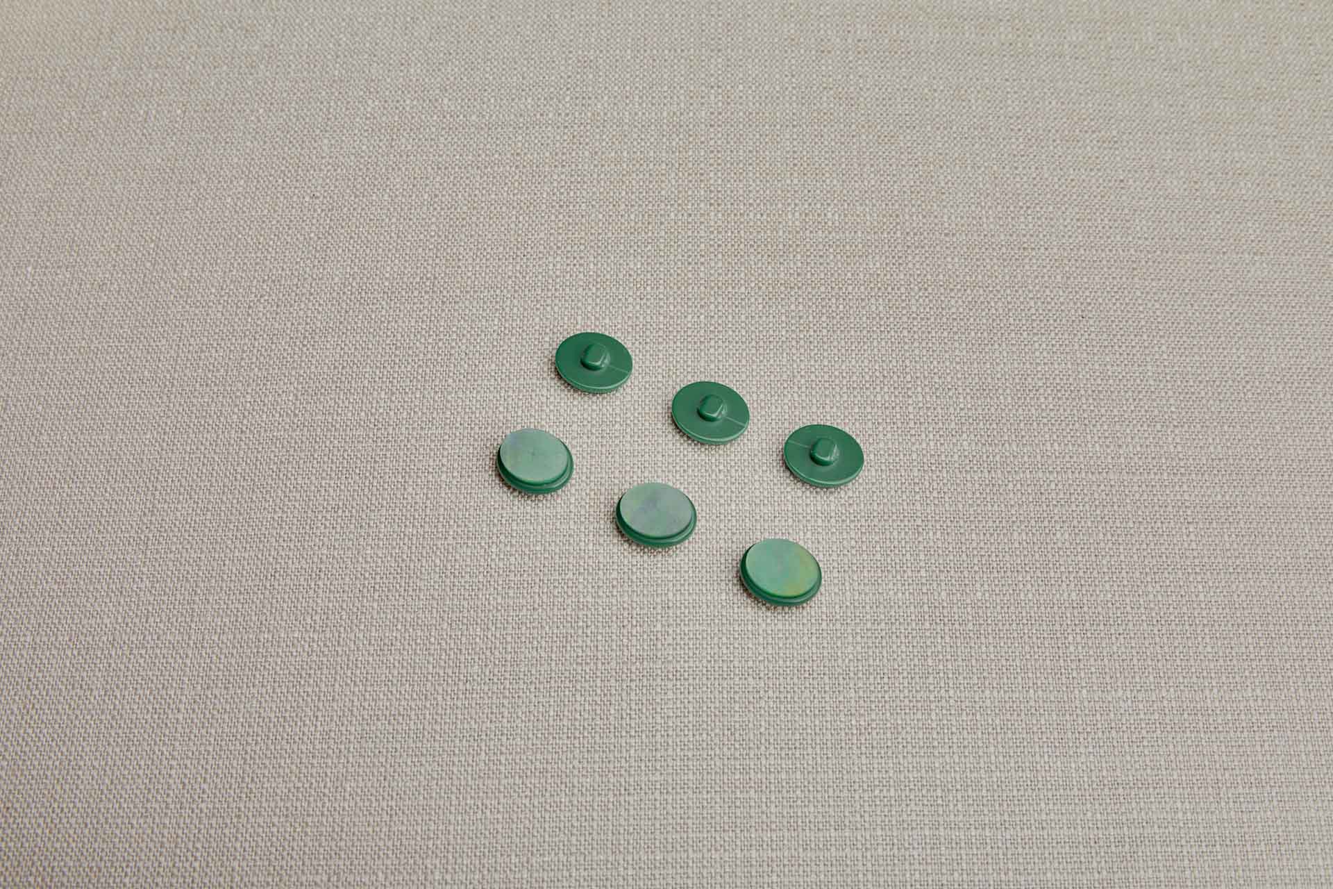 Set of 8 Oval "Shell" Resin Inlay Shank Button - Green - 1.7cm, image 2 of 4