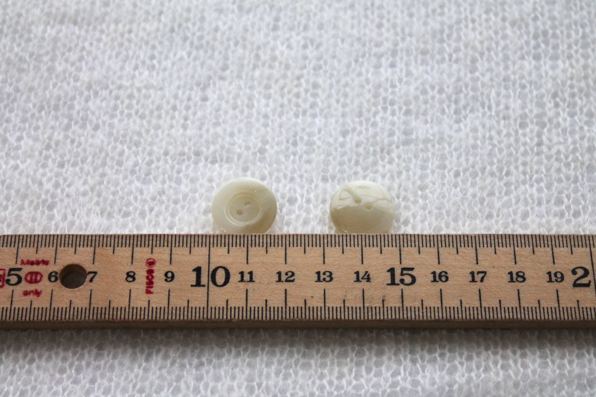 Vintage Round Resin Faux Shell Button - Off White - 1.8cm, image 2 of 2