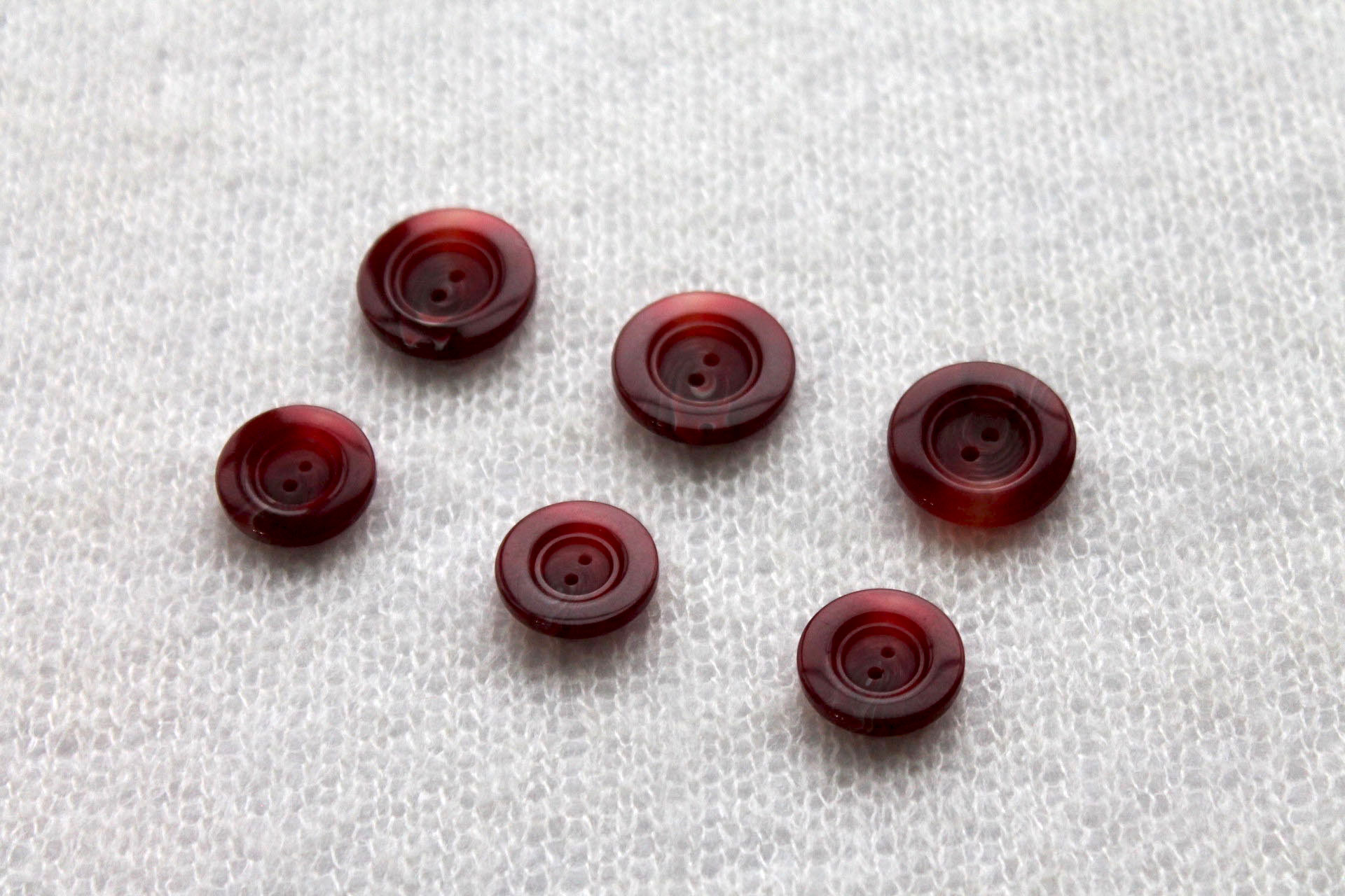 Marbled Wine Red Nylon Button - 2.6cm