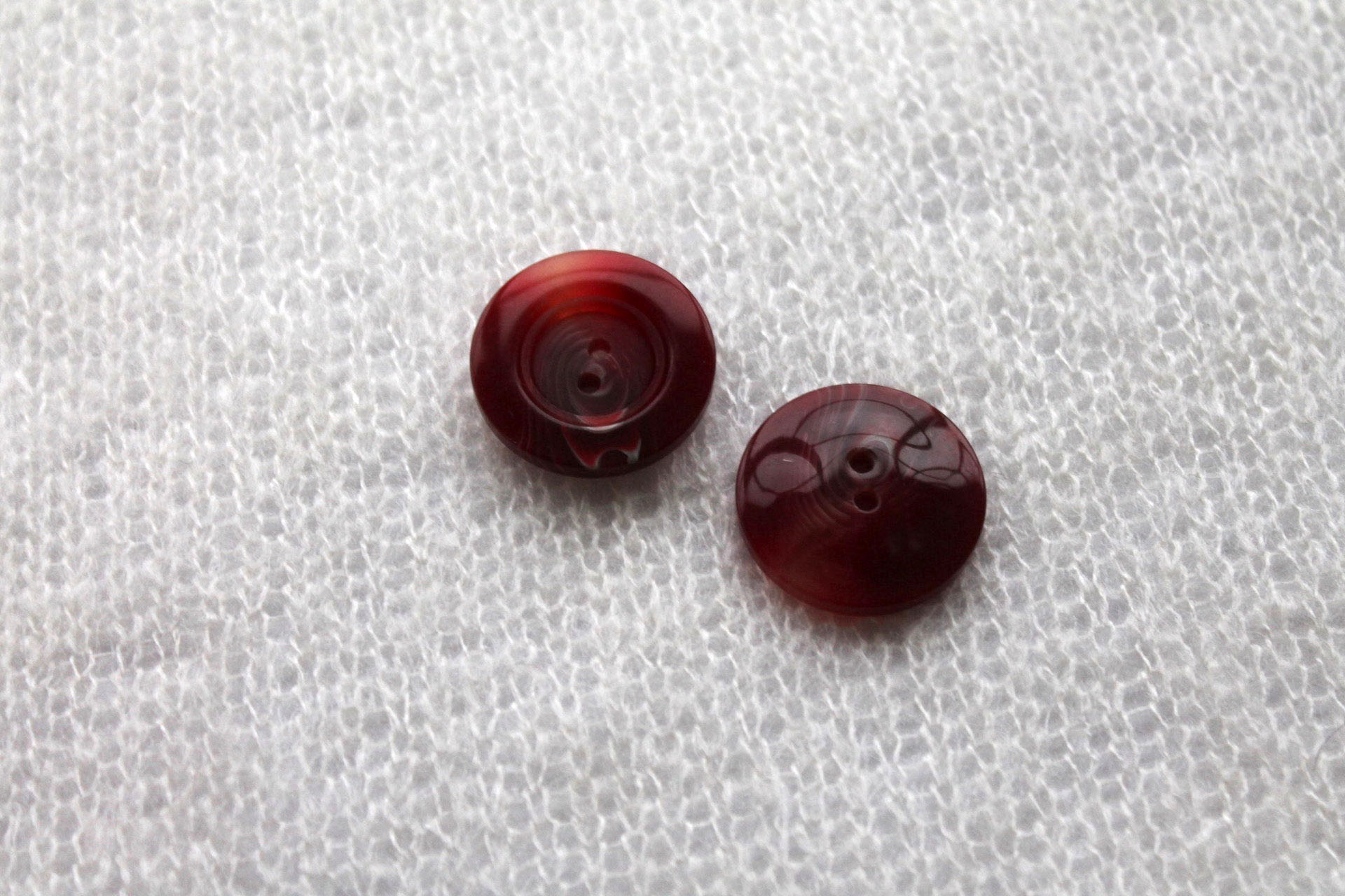Marbled Wine Red Nylon Button - 2.6cm, image 4 of 4